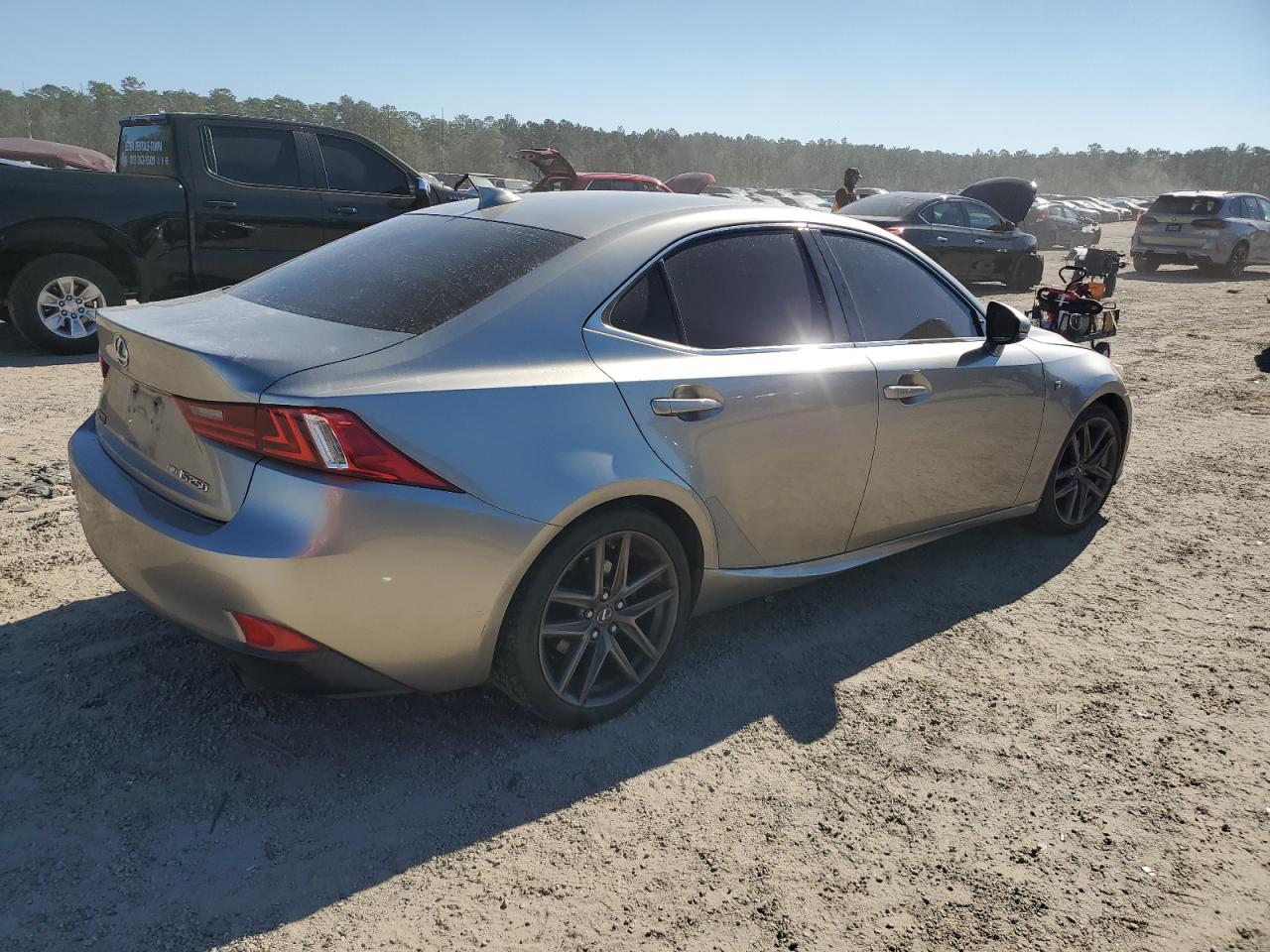 2015 Lexus IS - Image 3
