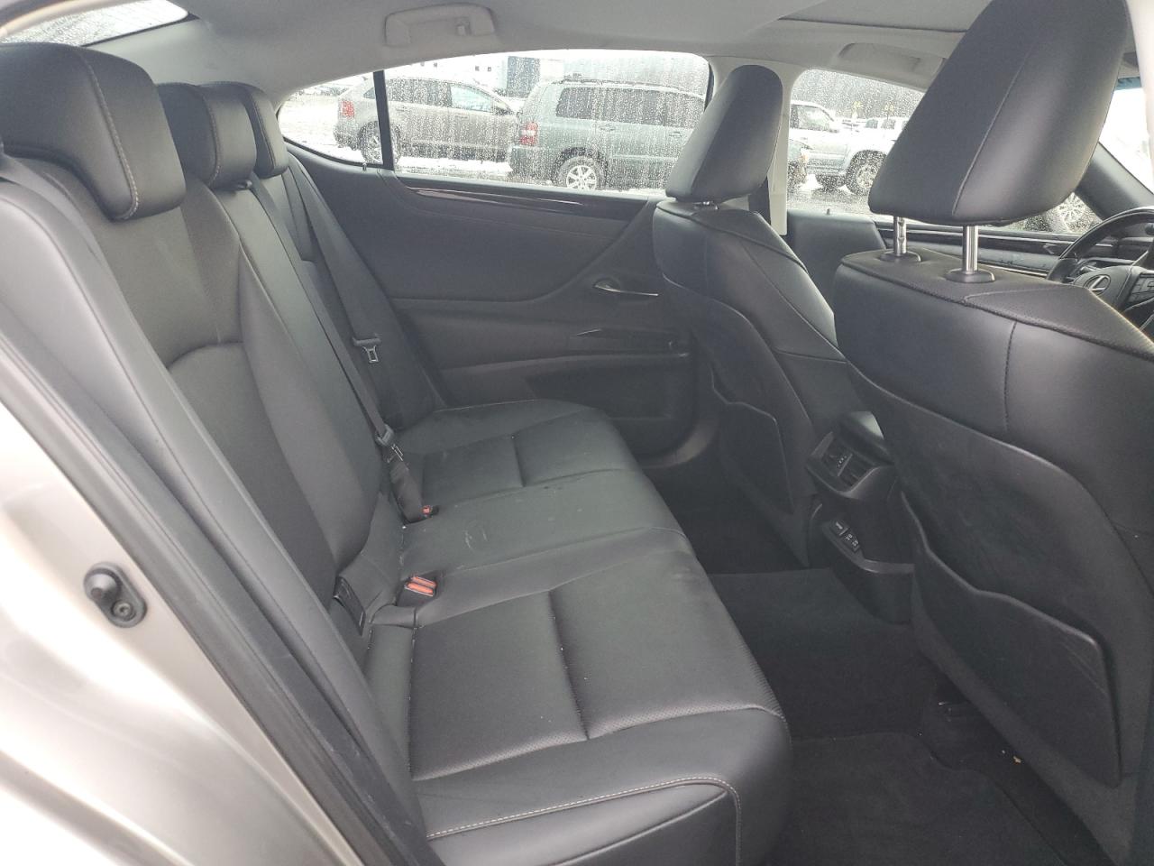 2021 Lexus ES - Image 10