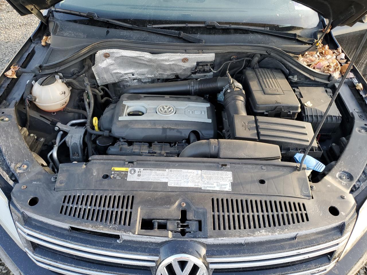 2017 Volkswagen Tiguan - Image 14
