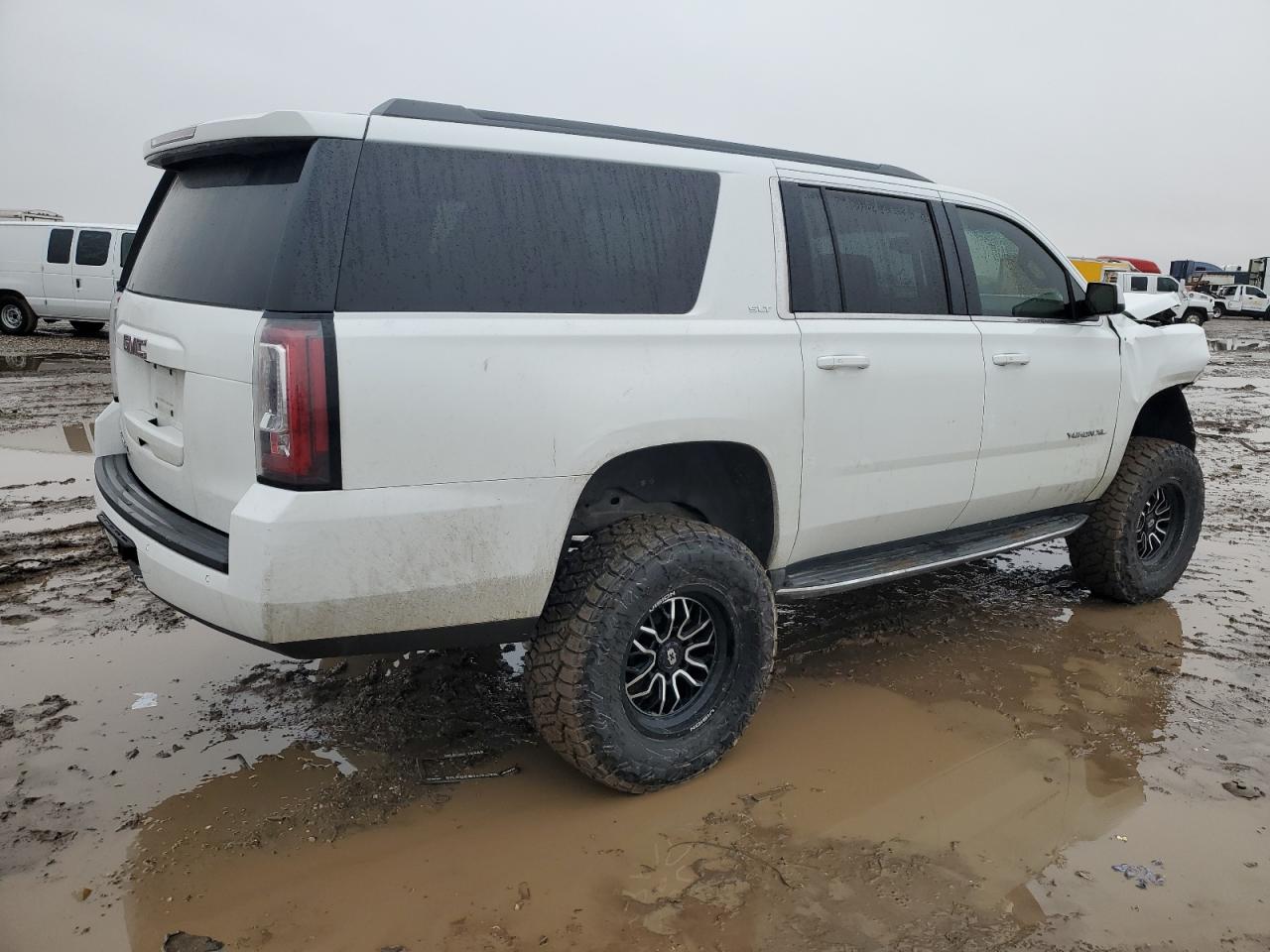2018 GMC Yukon - Image 3