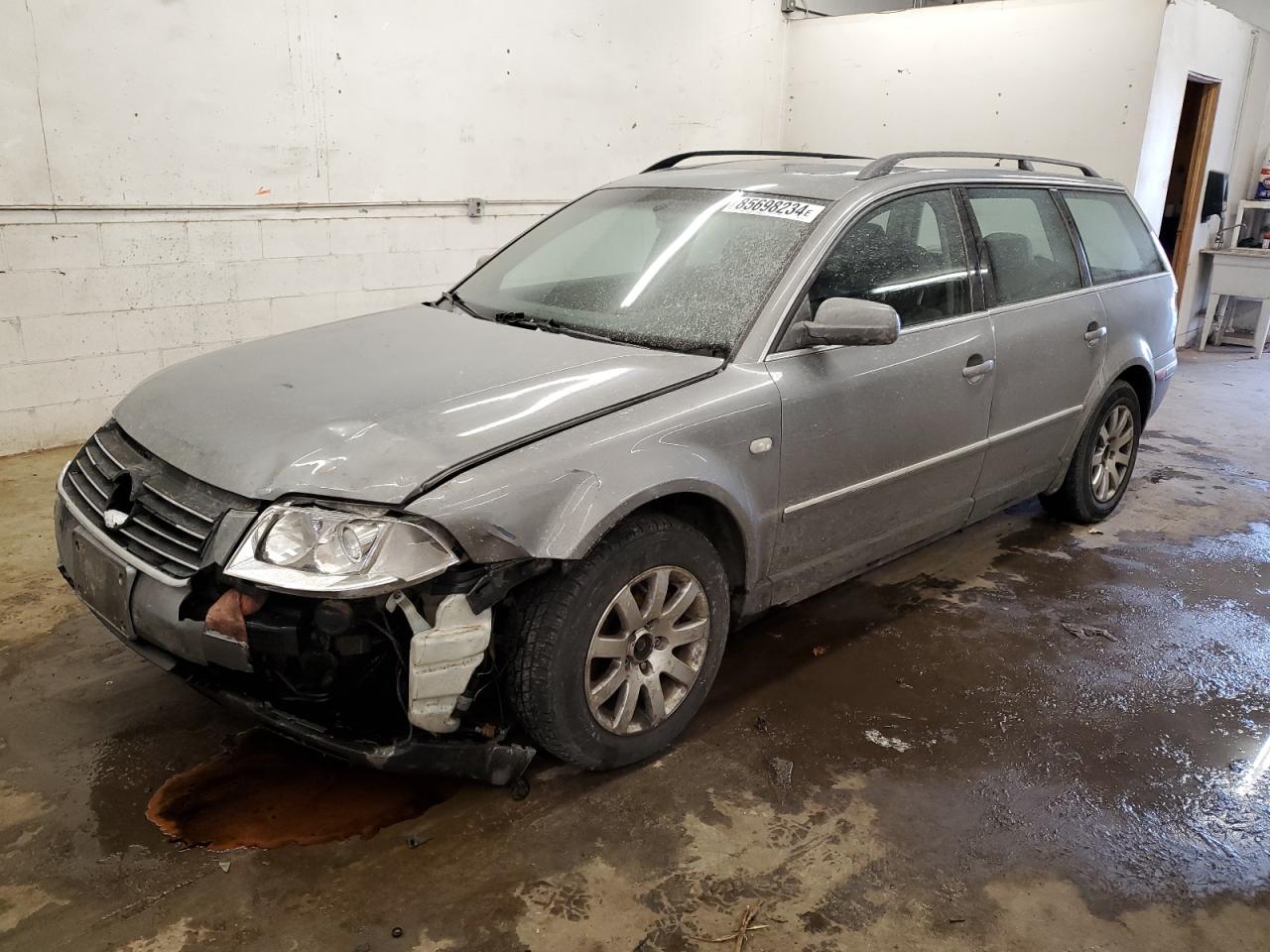 2003 Volkswagen Passat - Image 1
