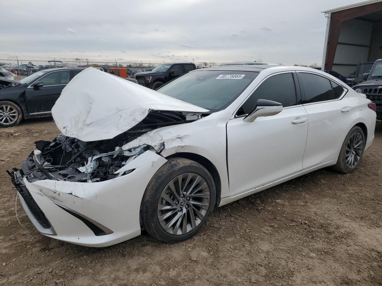 2024 Lexus ES - Image 1