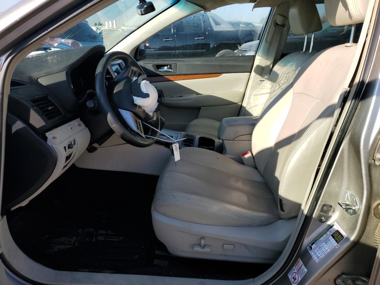 2014 Subaru Outback - Image 7