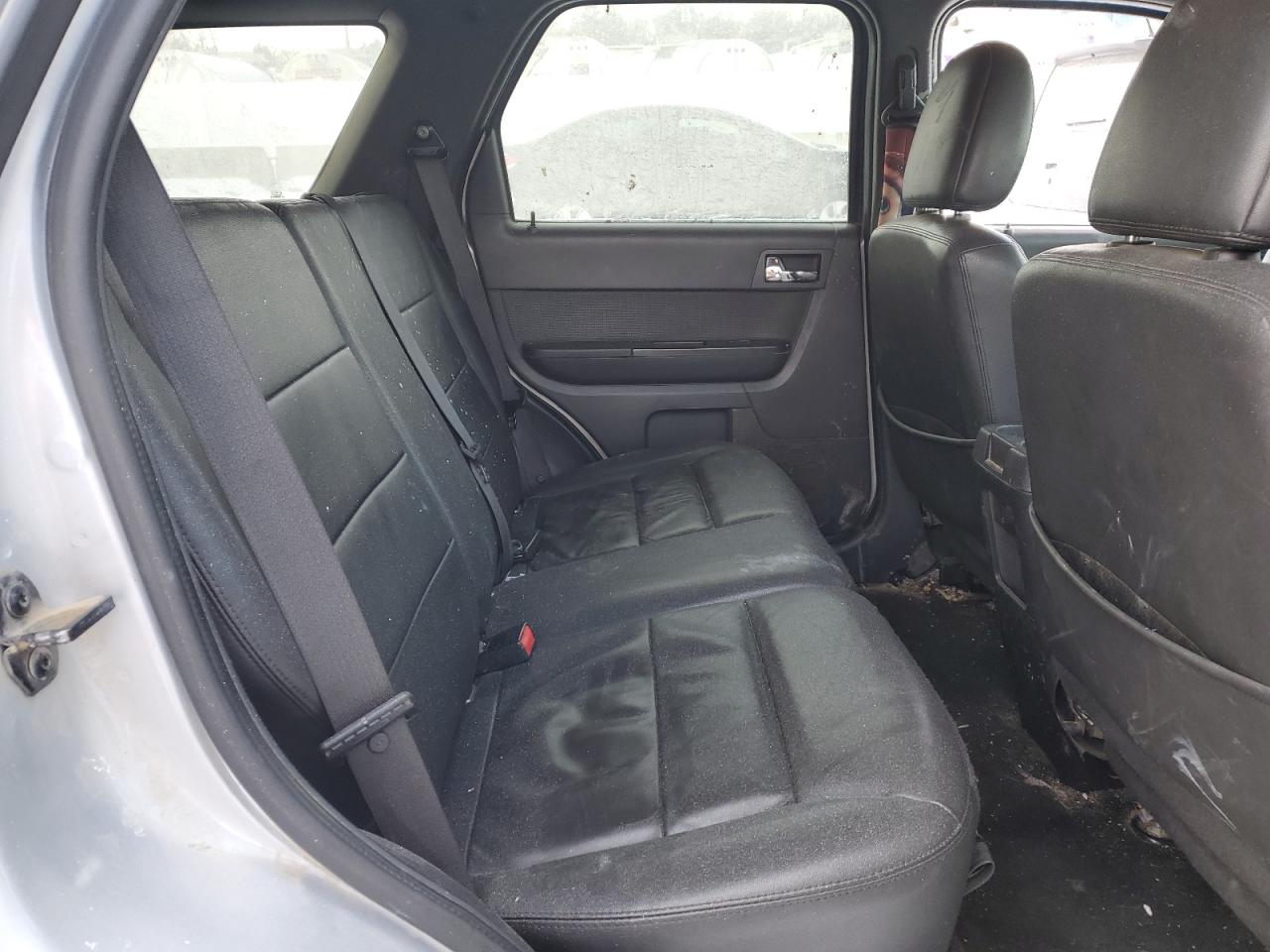 2011 Ford Escape - Image 11