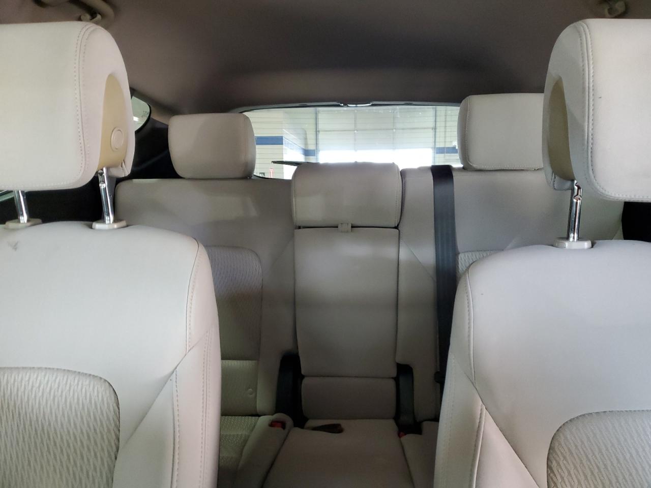 2013 Hyundai Santa Fe - Image 10