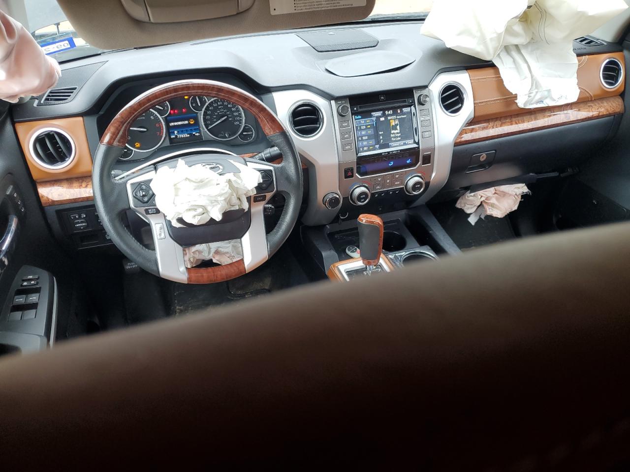 2017 Toyota Tundra - Image 8