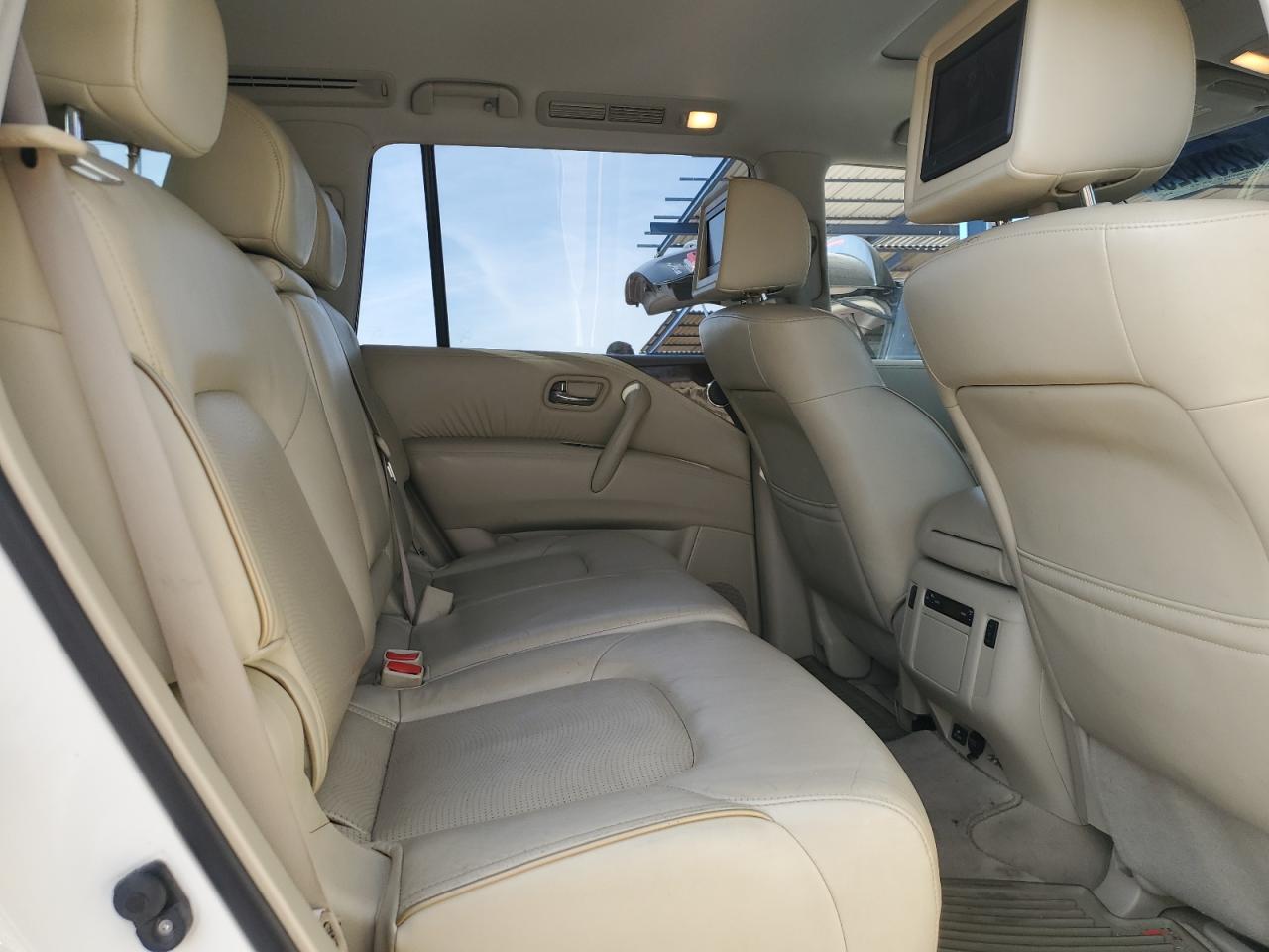 2016 Infiniti QX80 - Image 11