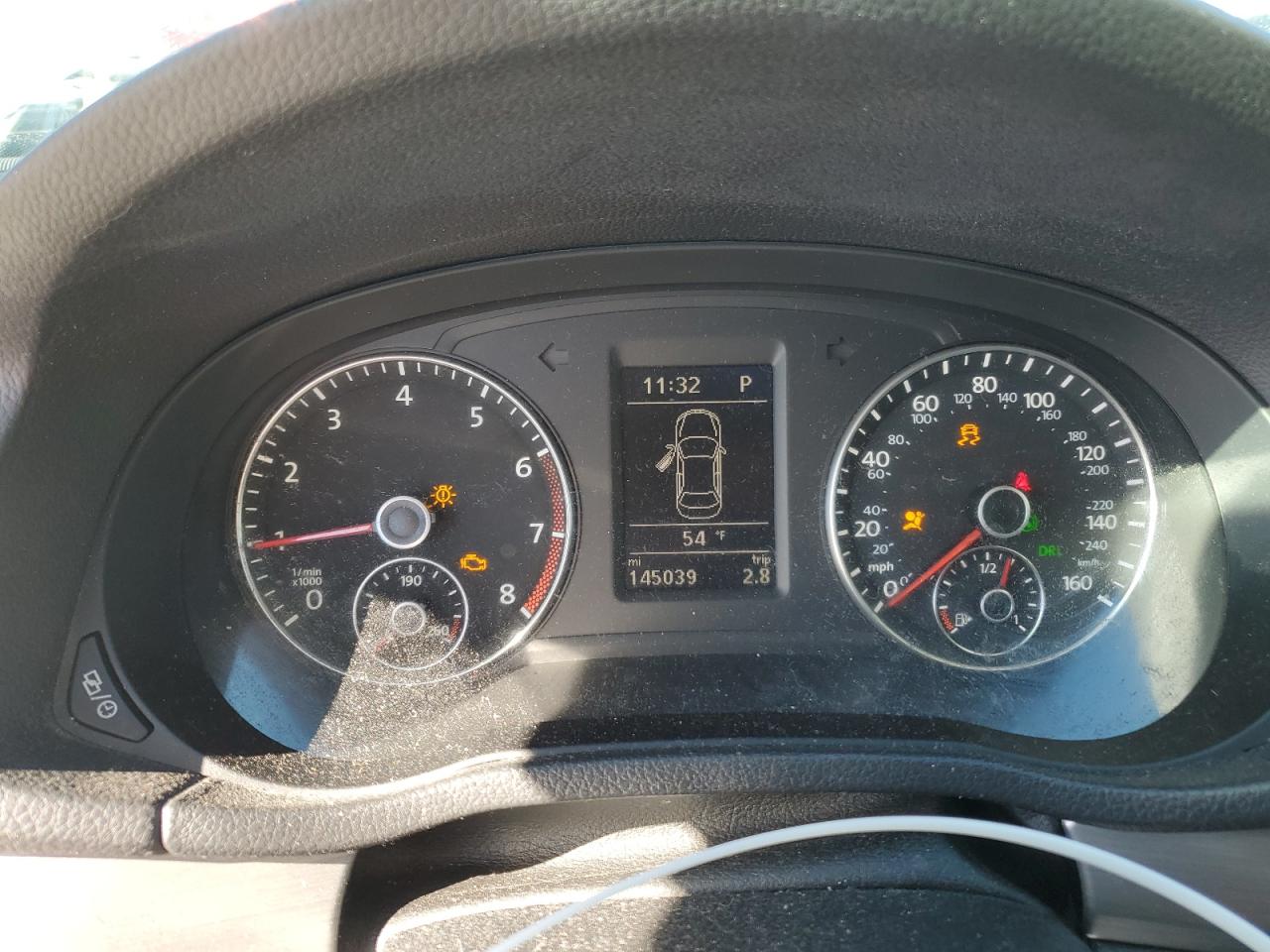 2014 Volkswagen Passat - Image 9