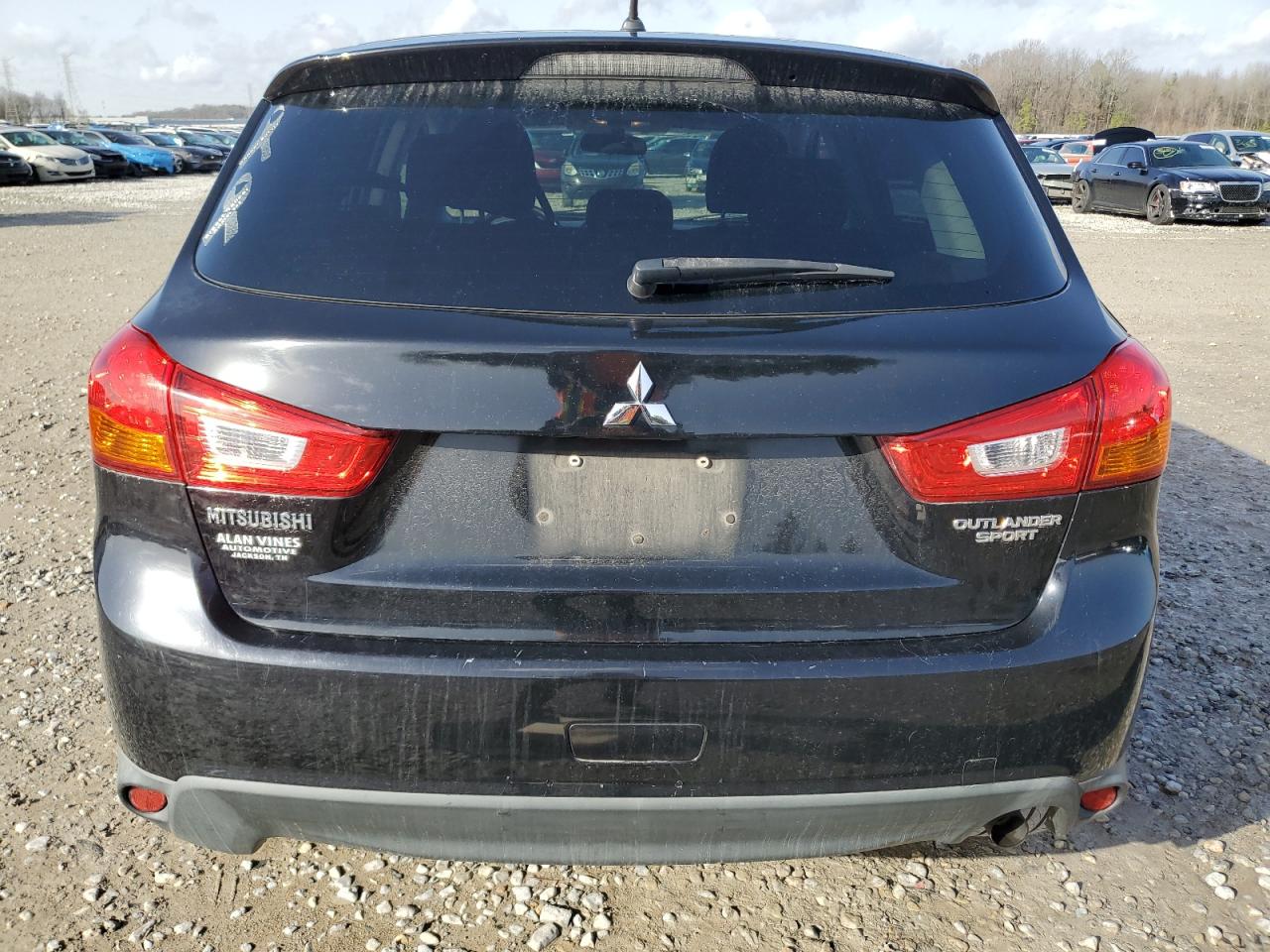 2015 Mitsubishi Outlander - Image 6