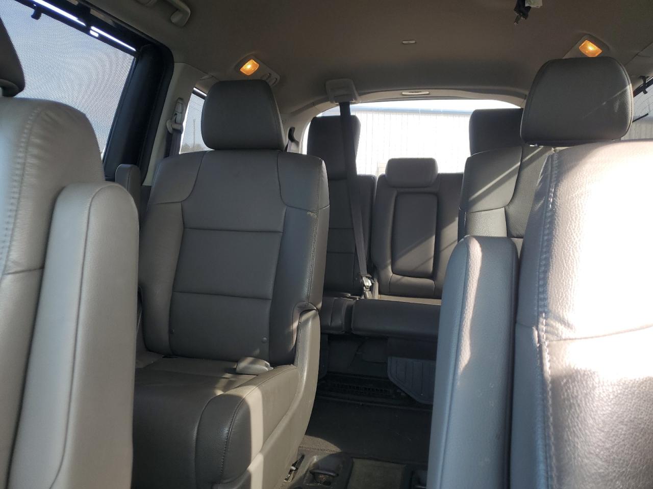 2015 Honda Odyssey - Image 10