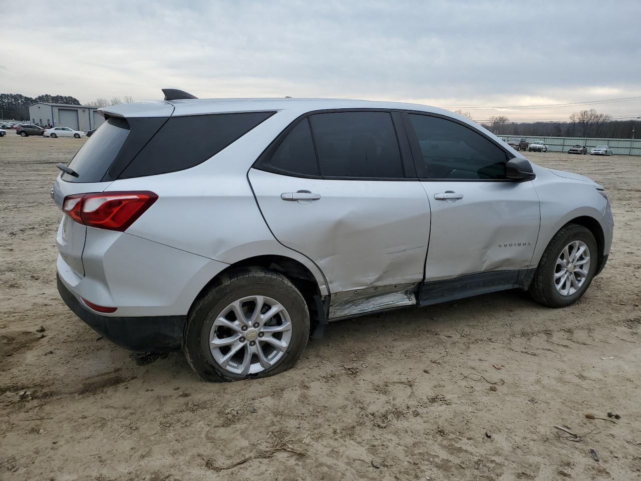 2020 Chevrolet Equinox - Image 3