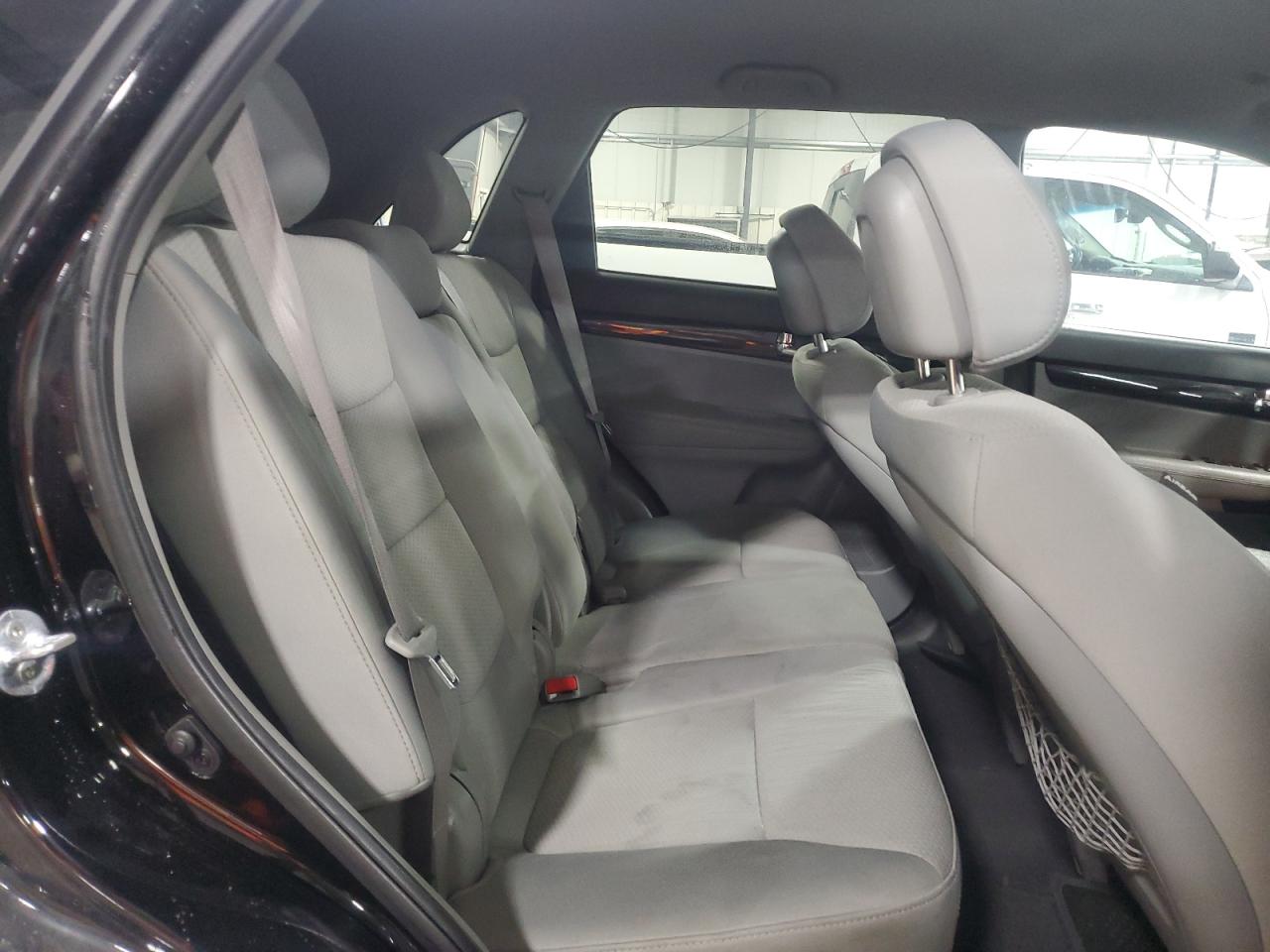 2011 Kia Sorento - Image 11