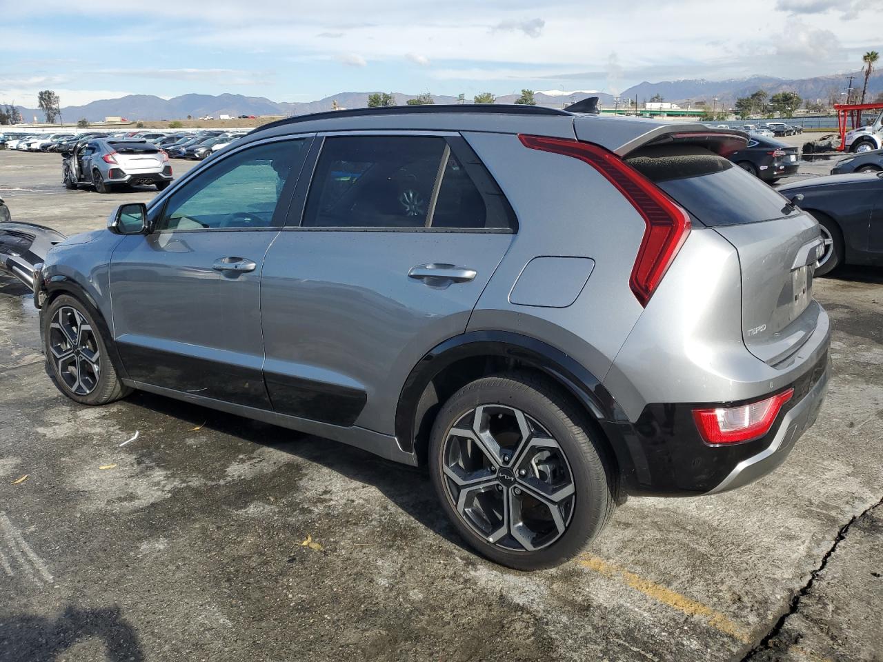 2023 Kia Niro - Image 2