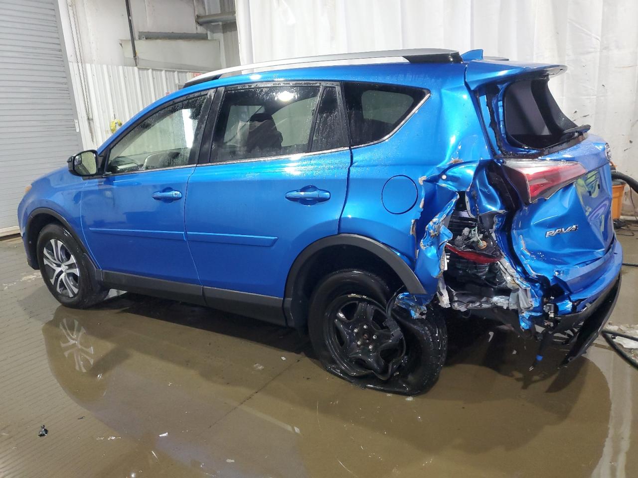 2018 Toyota RAV 4 - Image 2