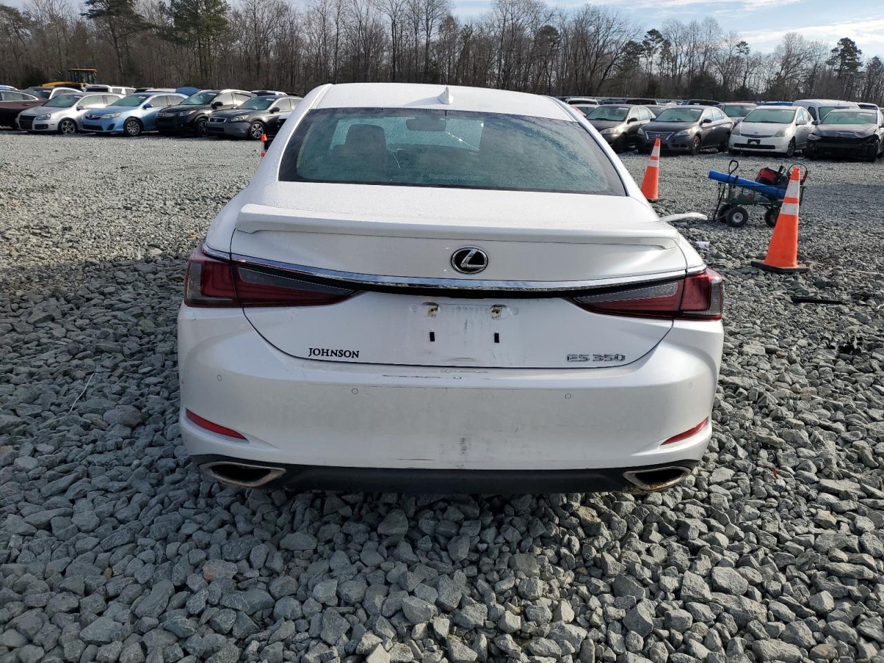 2024 Lexus ES - Image 6