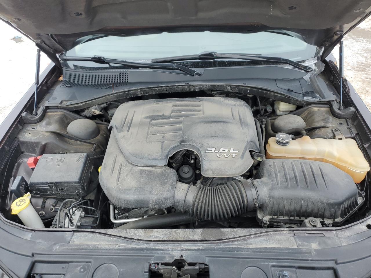 2012 Chrysler 300 - Image 11