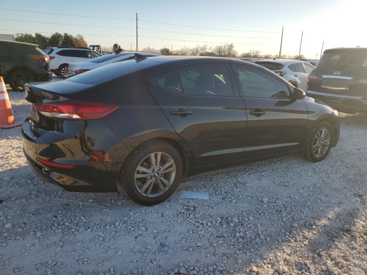 2018 Hyundai Elantra - Image 3