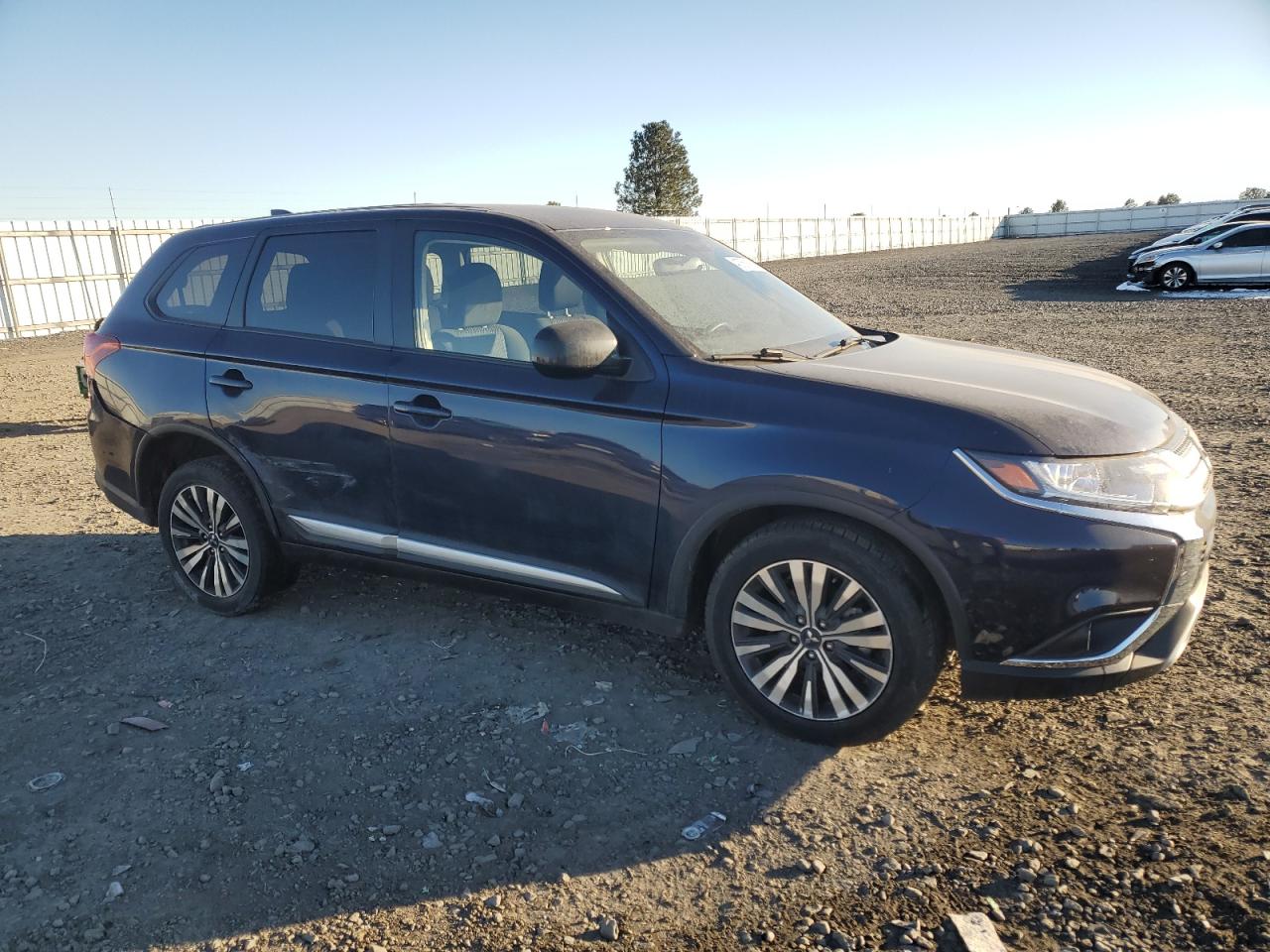 2020 Mitsubishi Outlander - Image 4