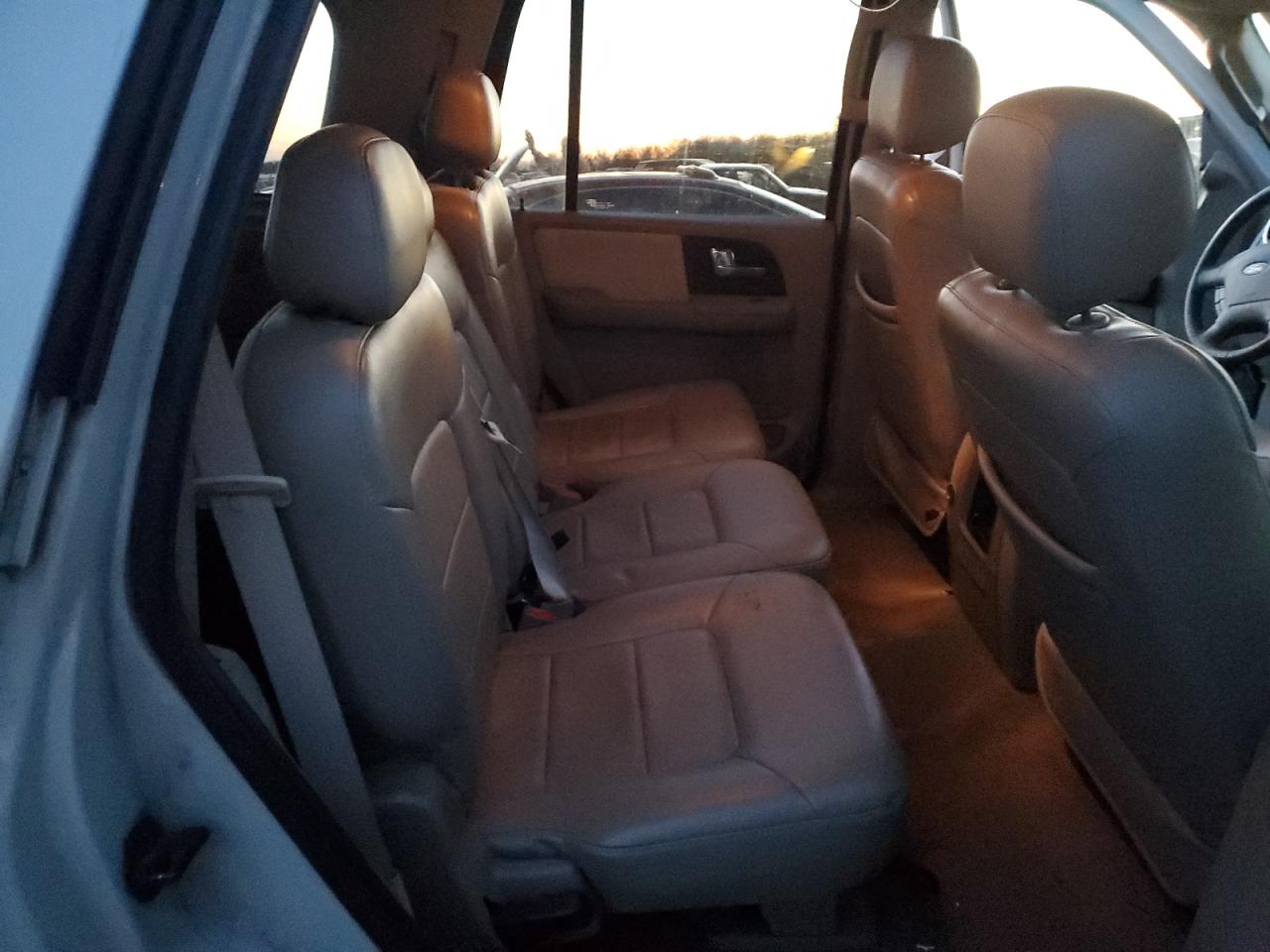 2006 Ford Expedition - Image 11