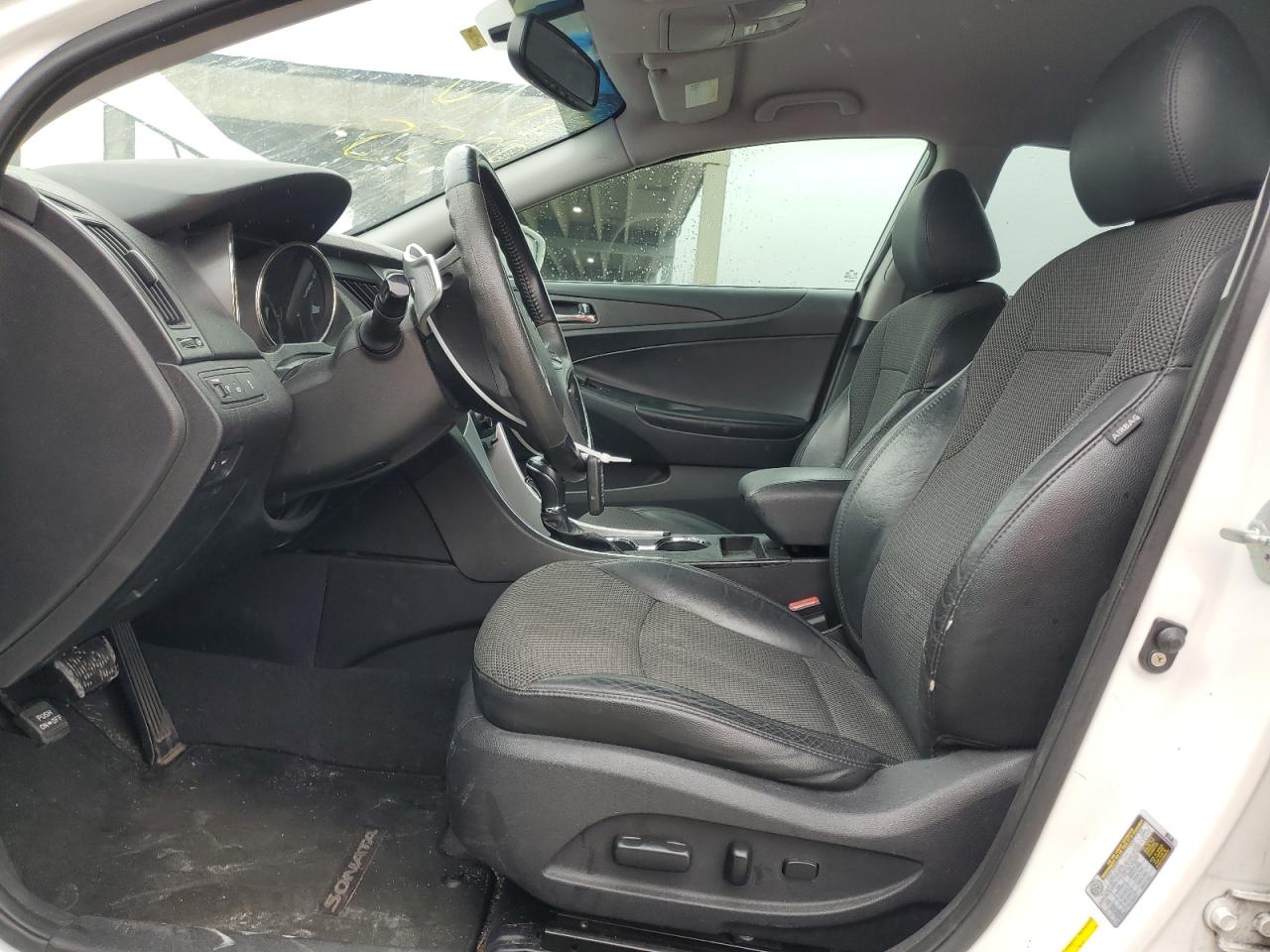 2011 Hyundai Sonata - Image 7