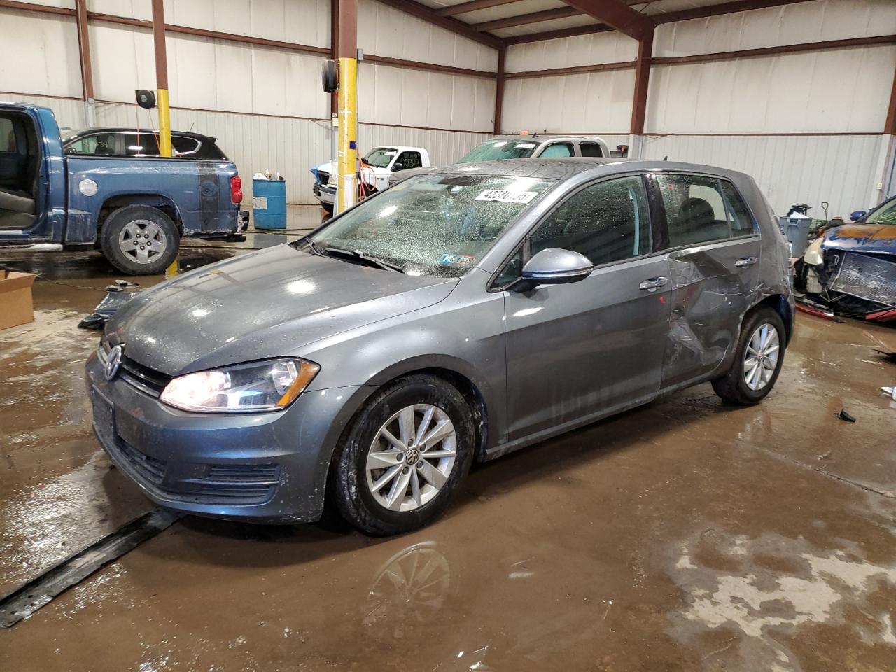 2016 Volkswagen Golf - Image 1