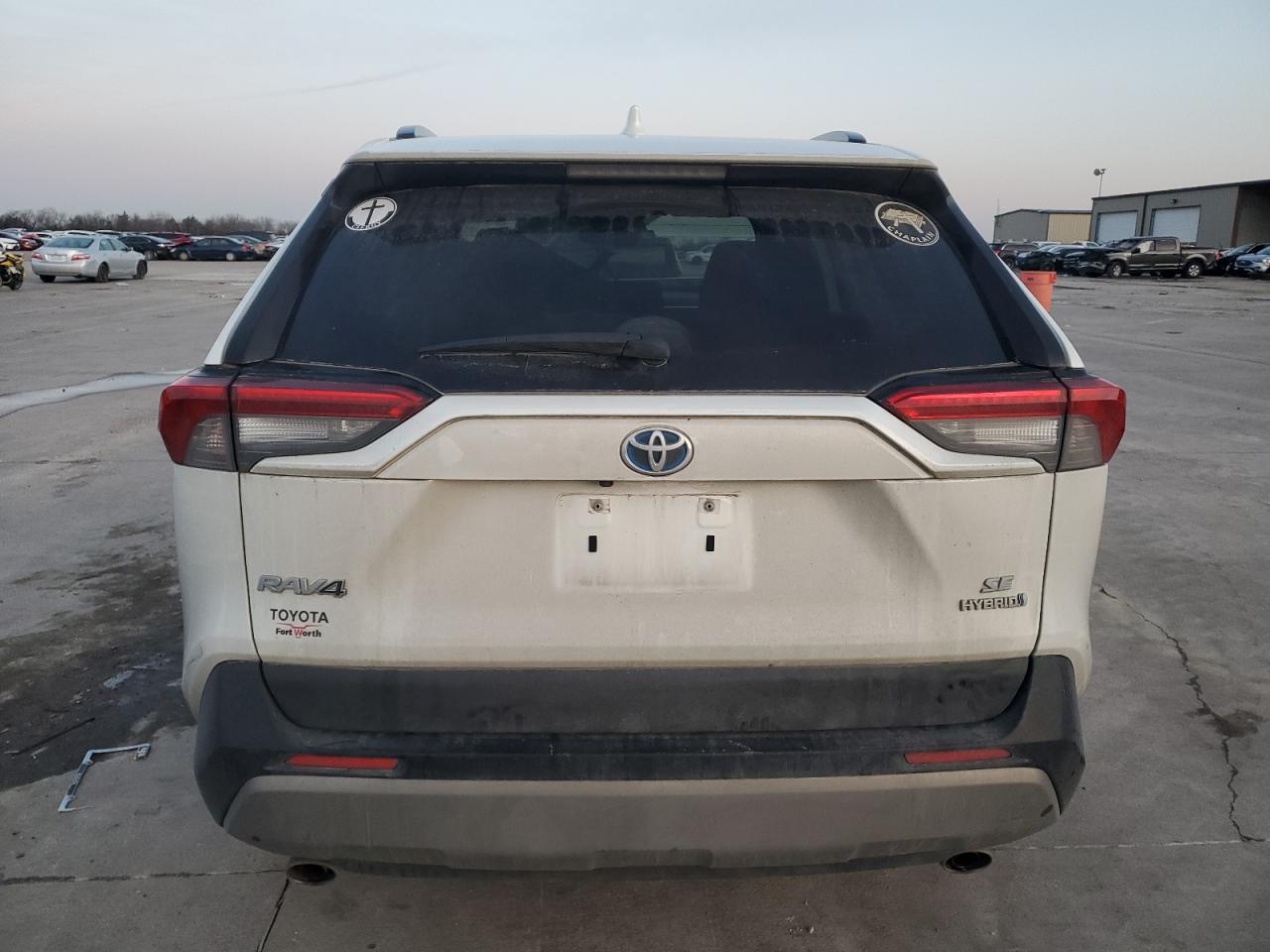 2022 Toyota RAV 4 - Image 6