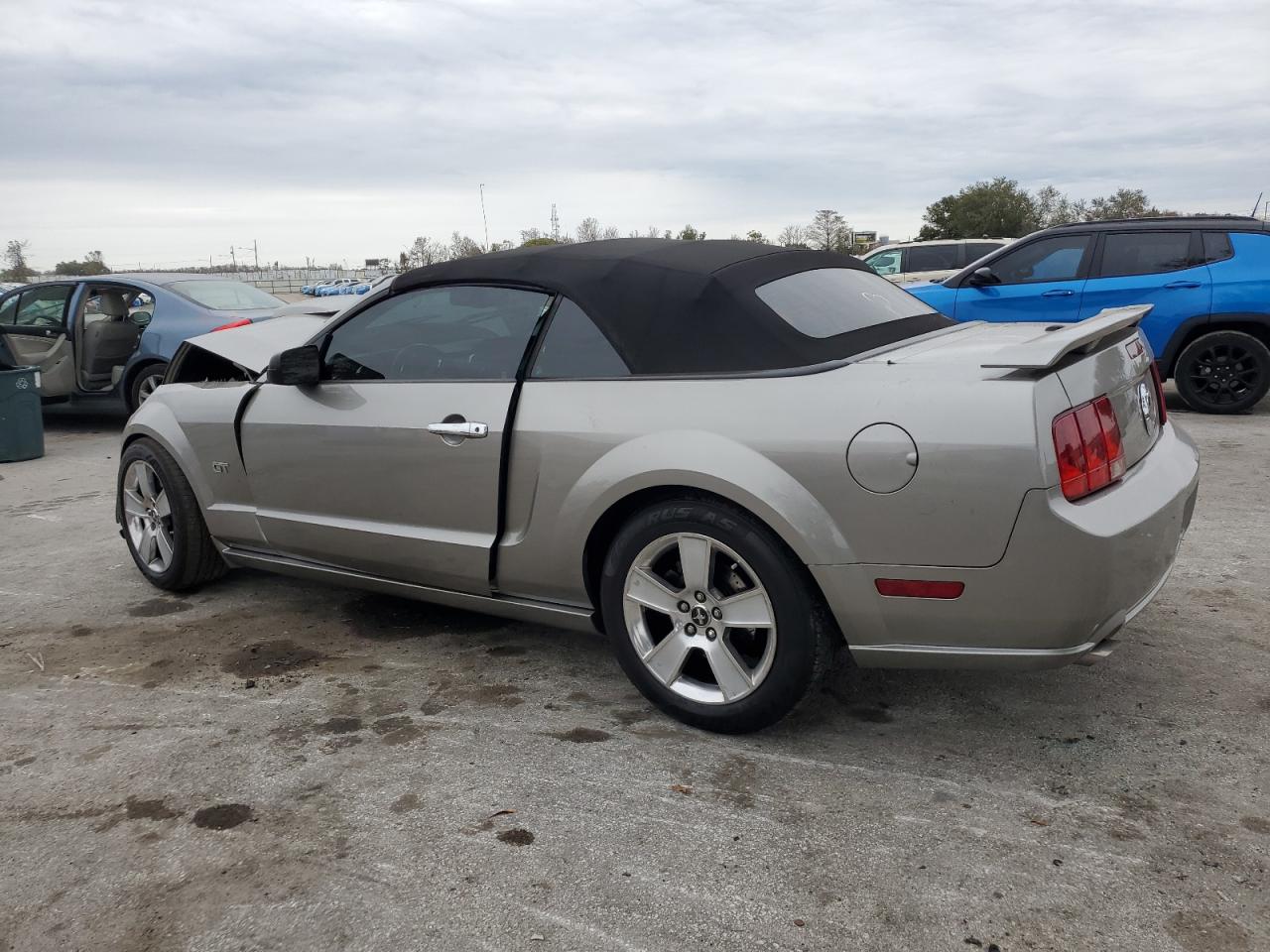 2008 Ford Mustang - Image 2