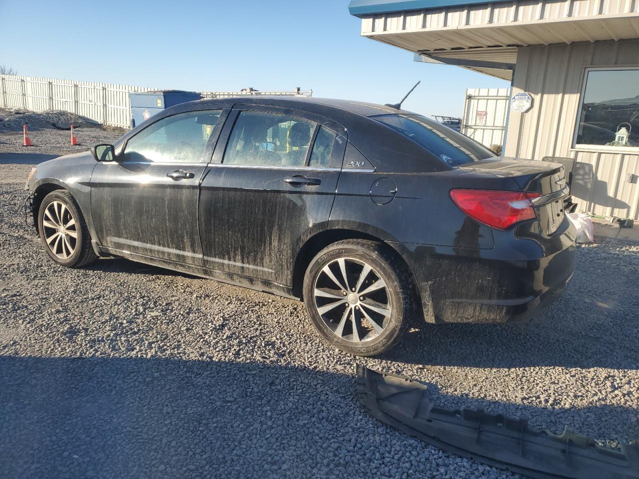 2014 Chrysler 200 - Image 2