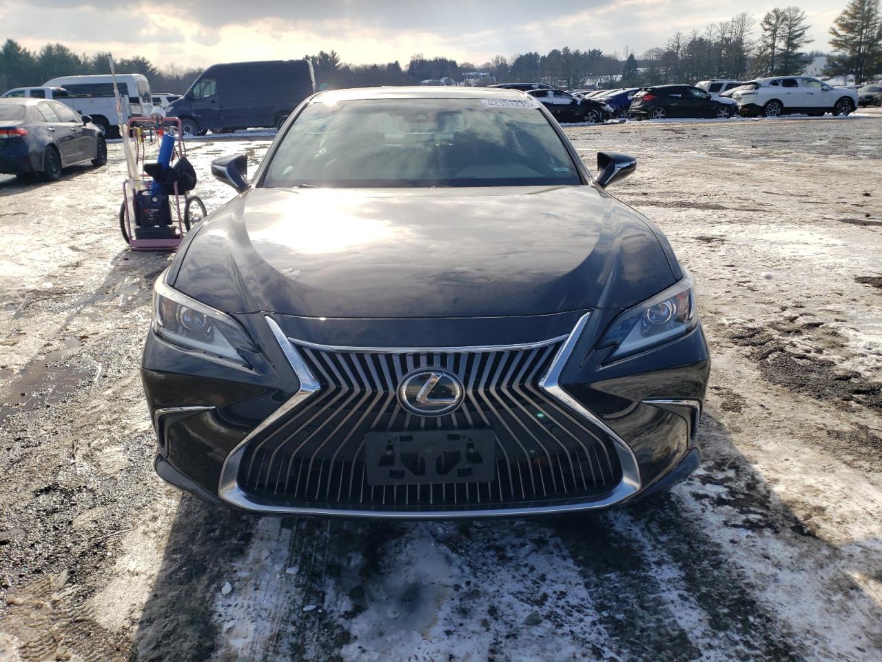 2020 Lexus ES - Image 5