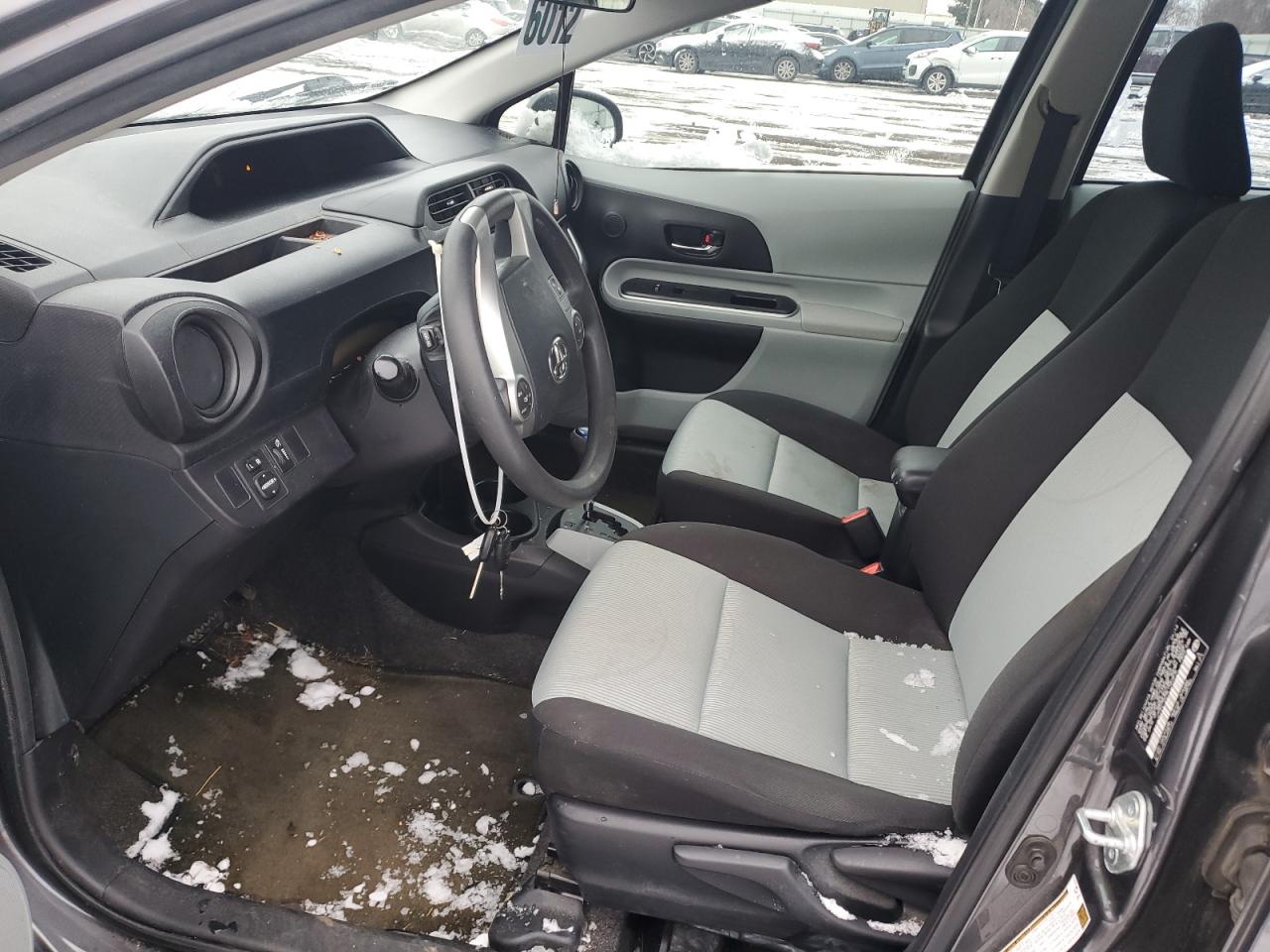 2014 Toyota Prius - Image 7