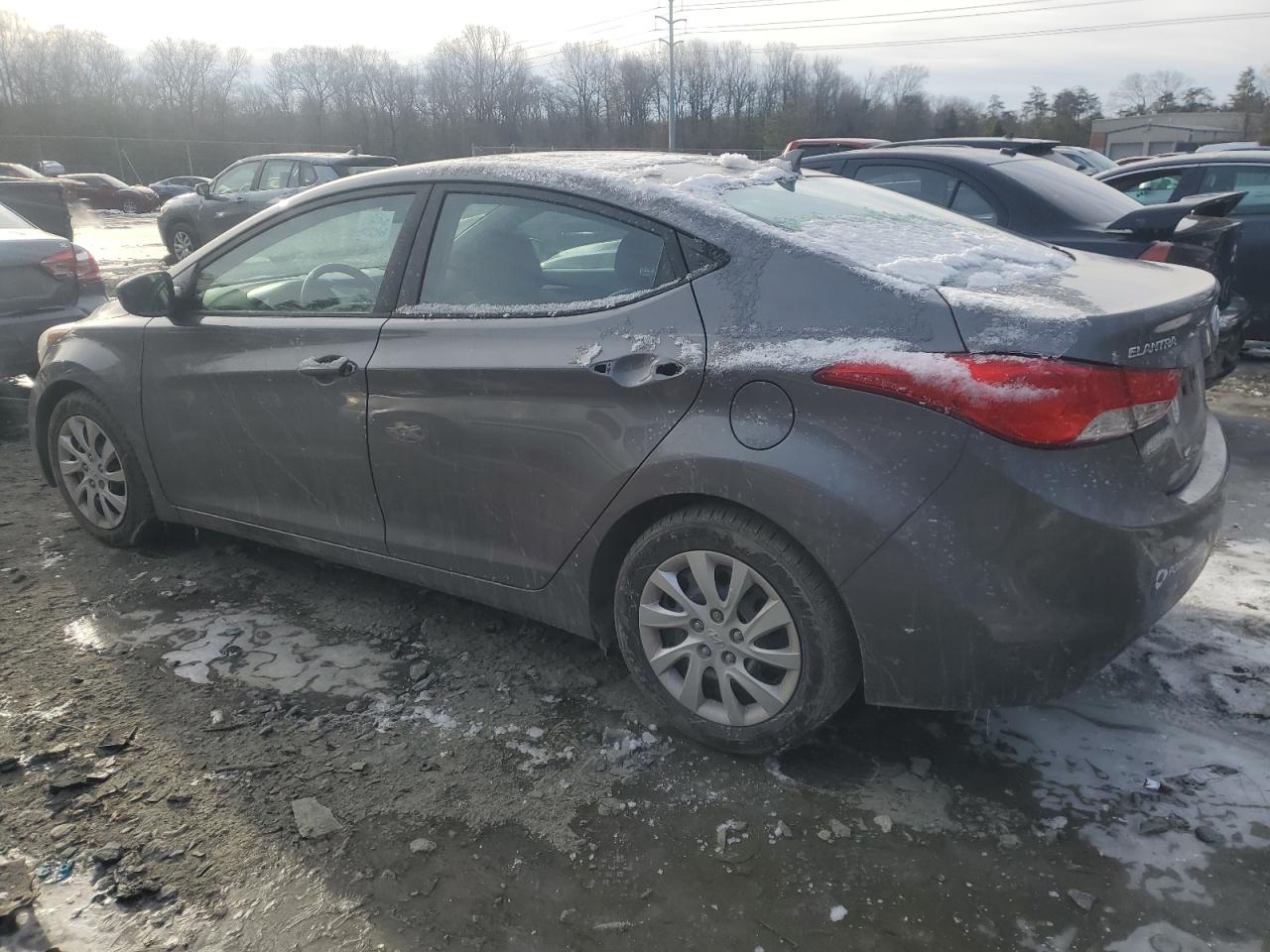 2013 Hyundai Elantra - Image 2