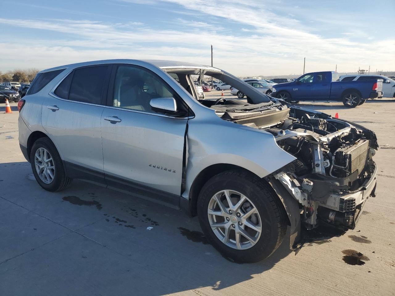2022 Chevrolet Equinox - Image 4