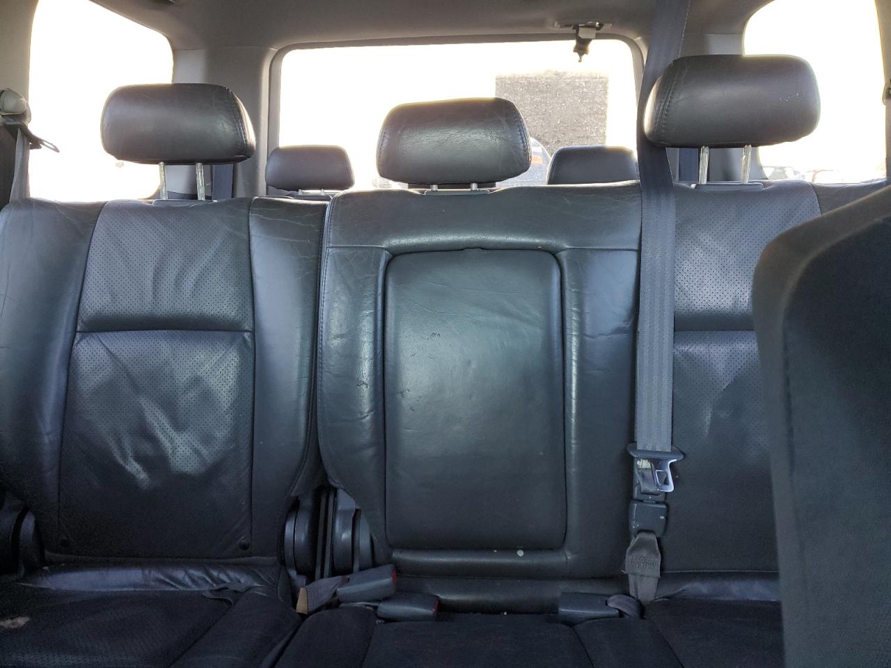 2004 Honda Pilot - Image 10