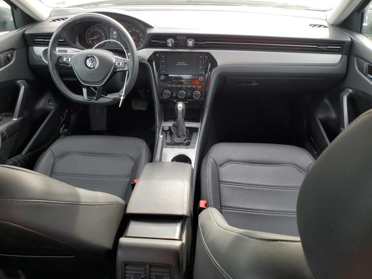 2021 Volkswagen Passat - Image 8