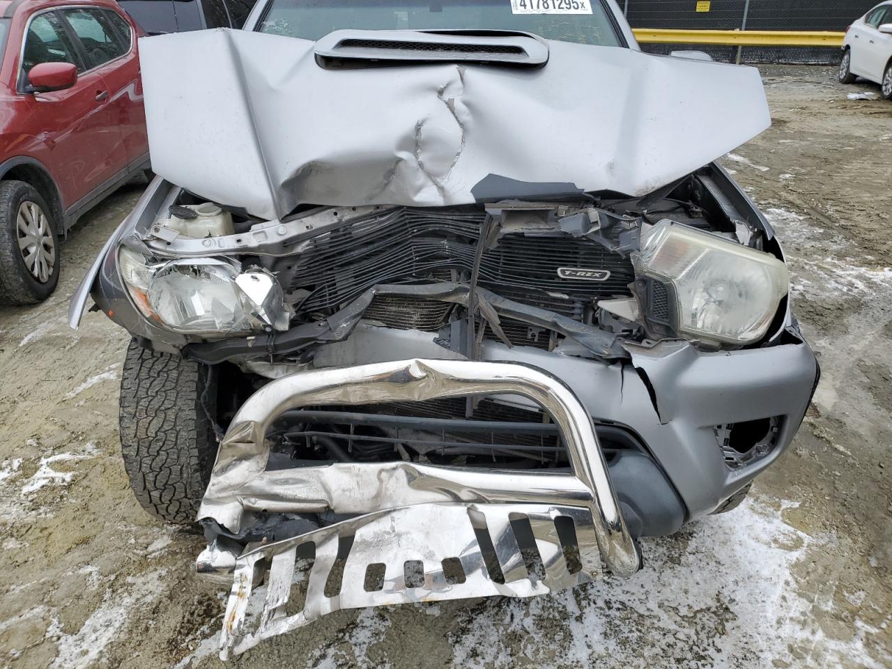 2015 Toyota Tacoma - Image 13
