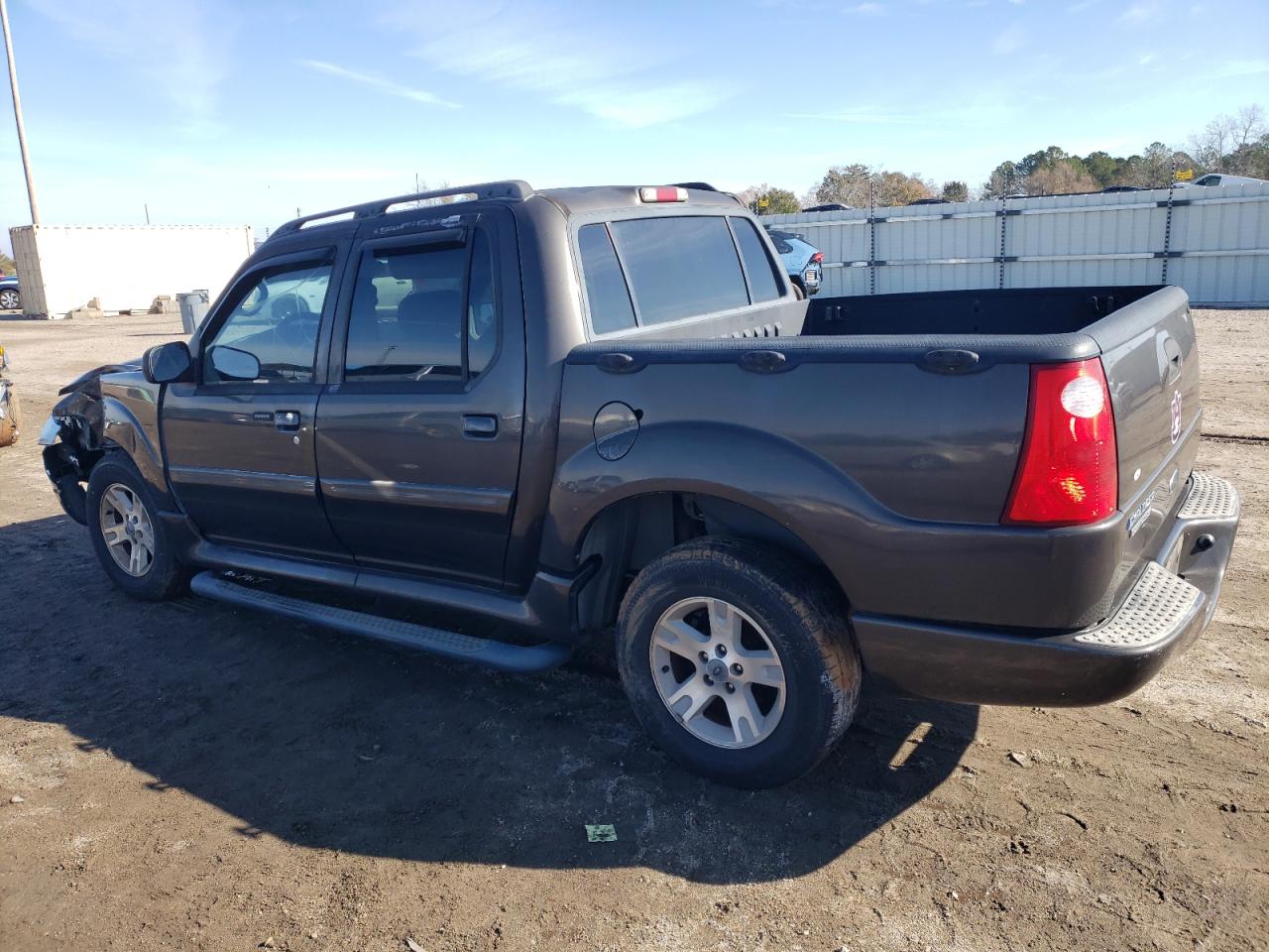 2005 Ford Explorer - Image 2