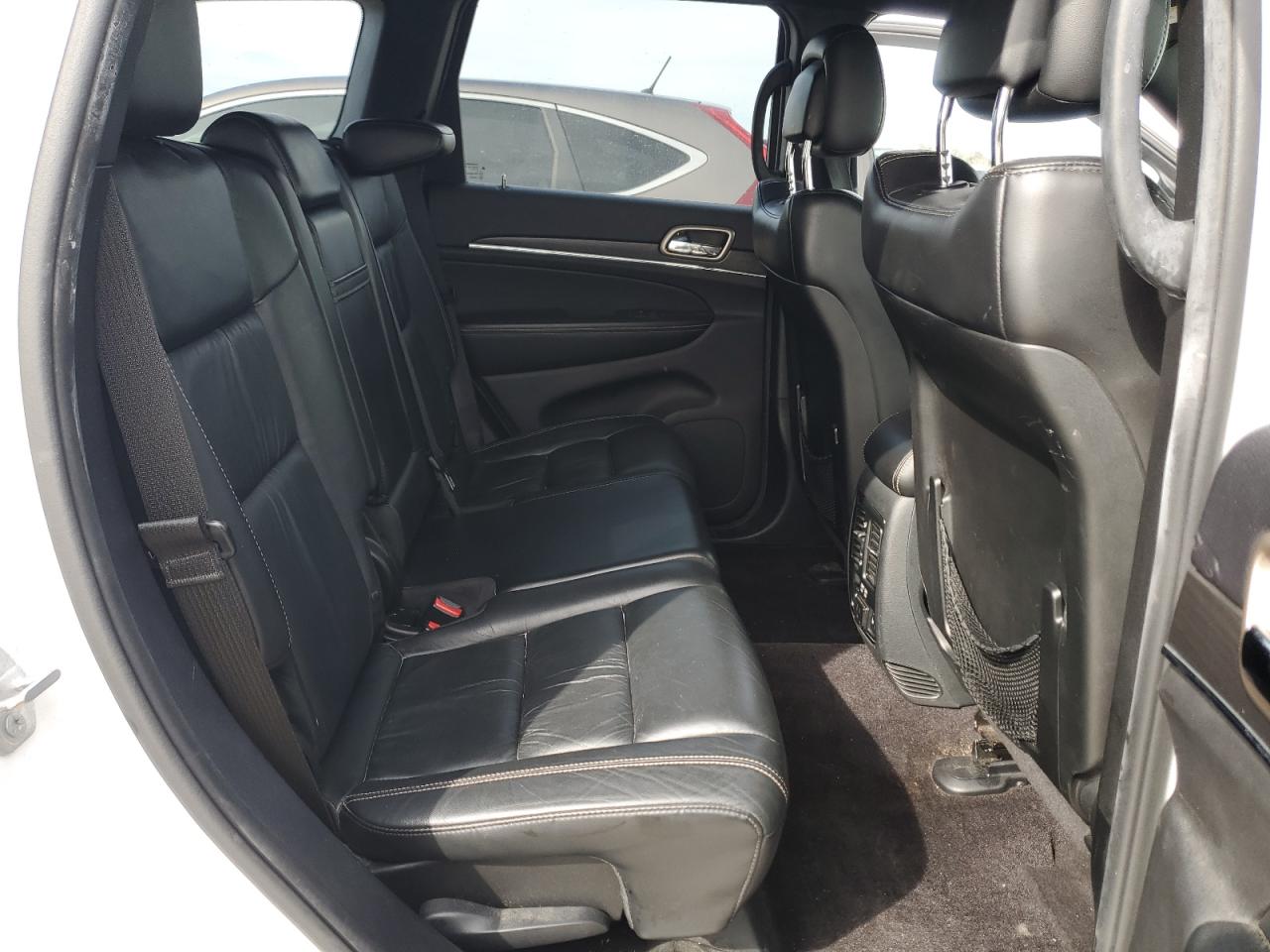 2016 Jeep Grand Cherokee - Image 11