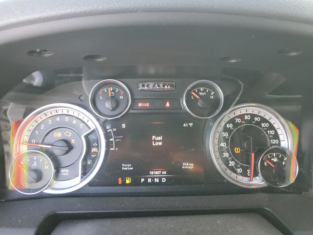 2016 RAM 1500 - Image 9
