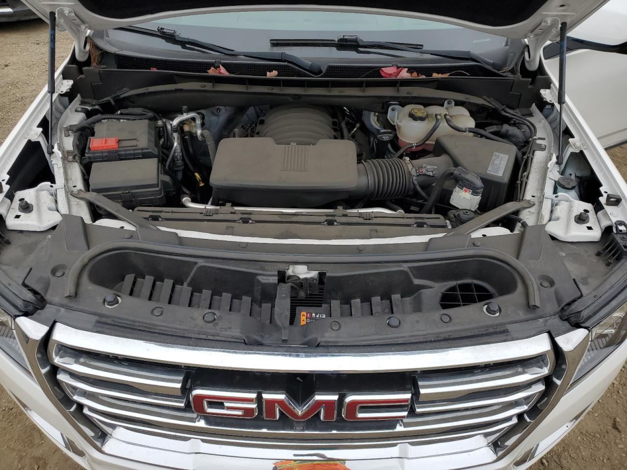 2021 GMC Yukon - Image 12