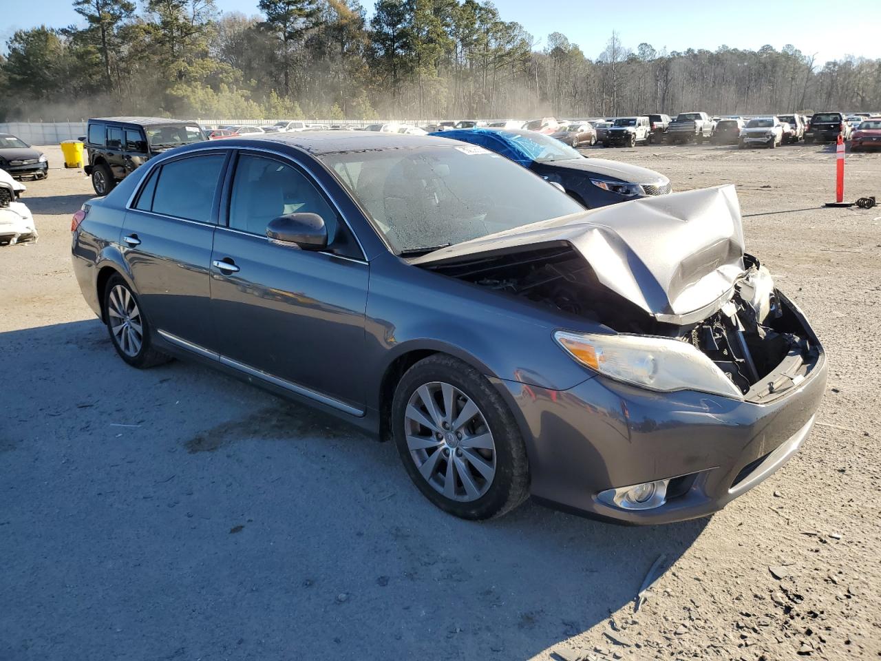 2012 Toyota Avalon - Image 4