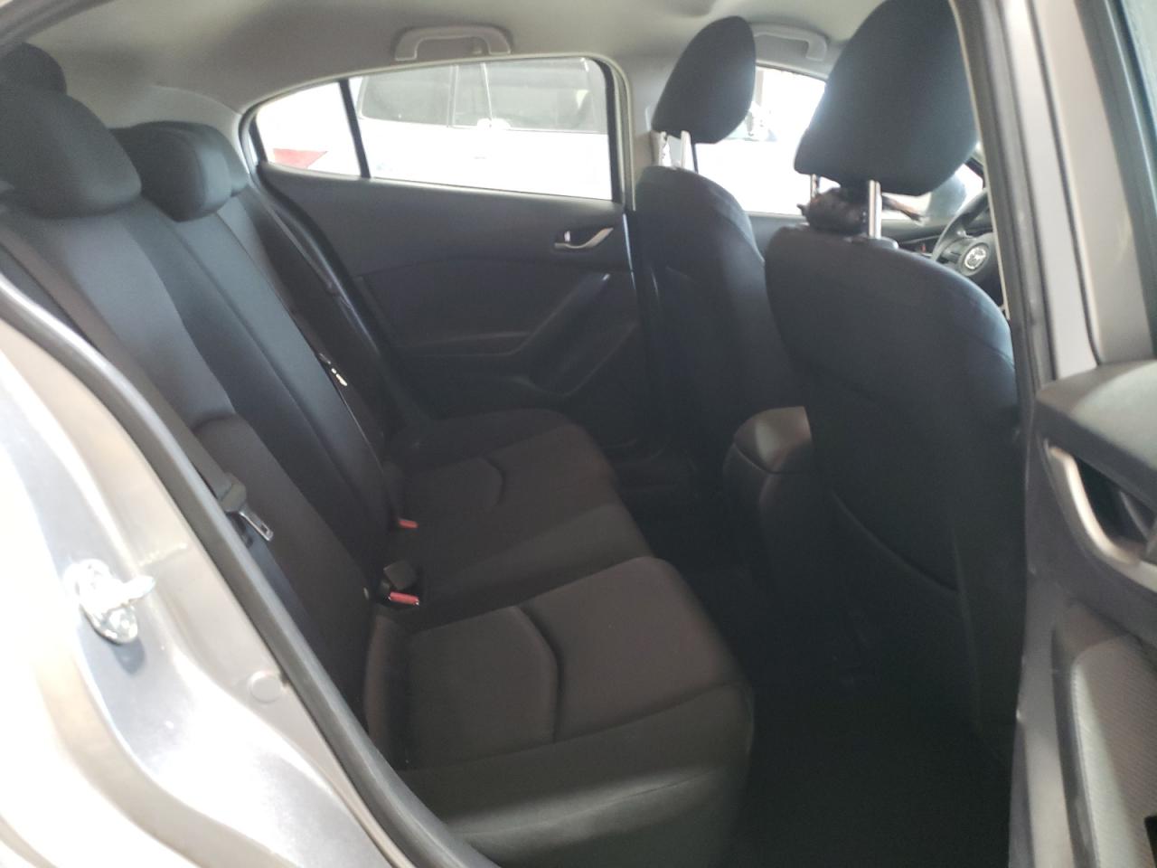 2015 Mazda 3 - Image 11