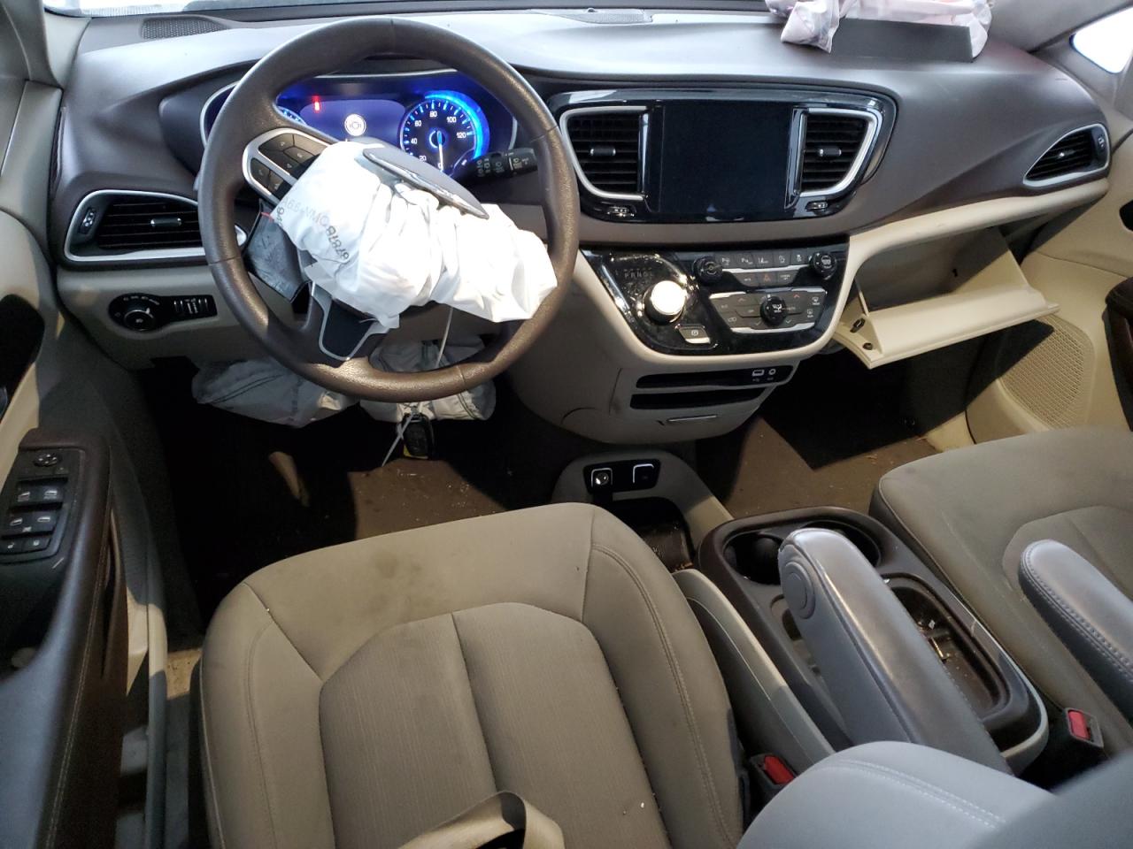 2020 Chrysler Pacifica - Image 8