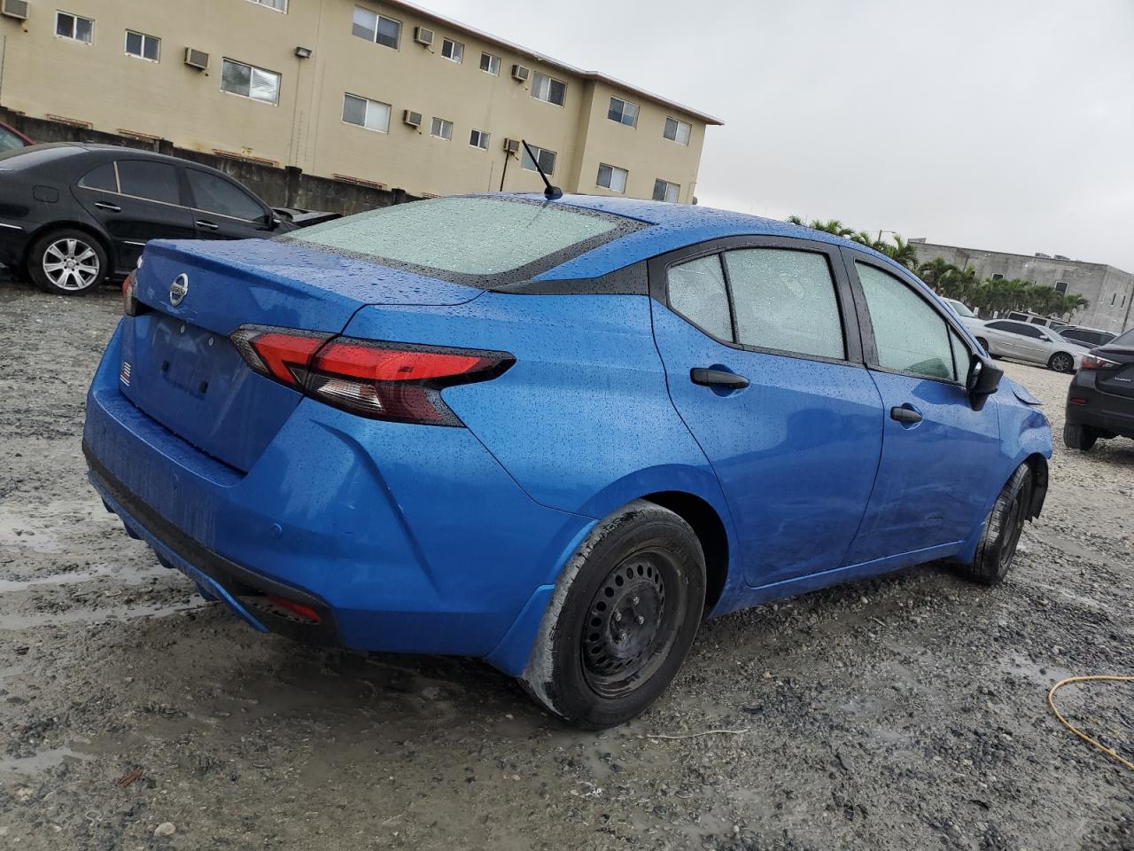 2021 Nissan Versa - Image 3