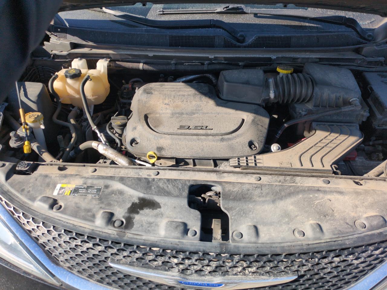 2019 Chrysler Pacifica - Image 12