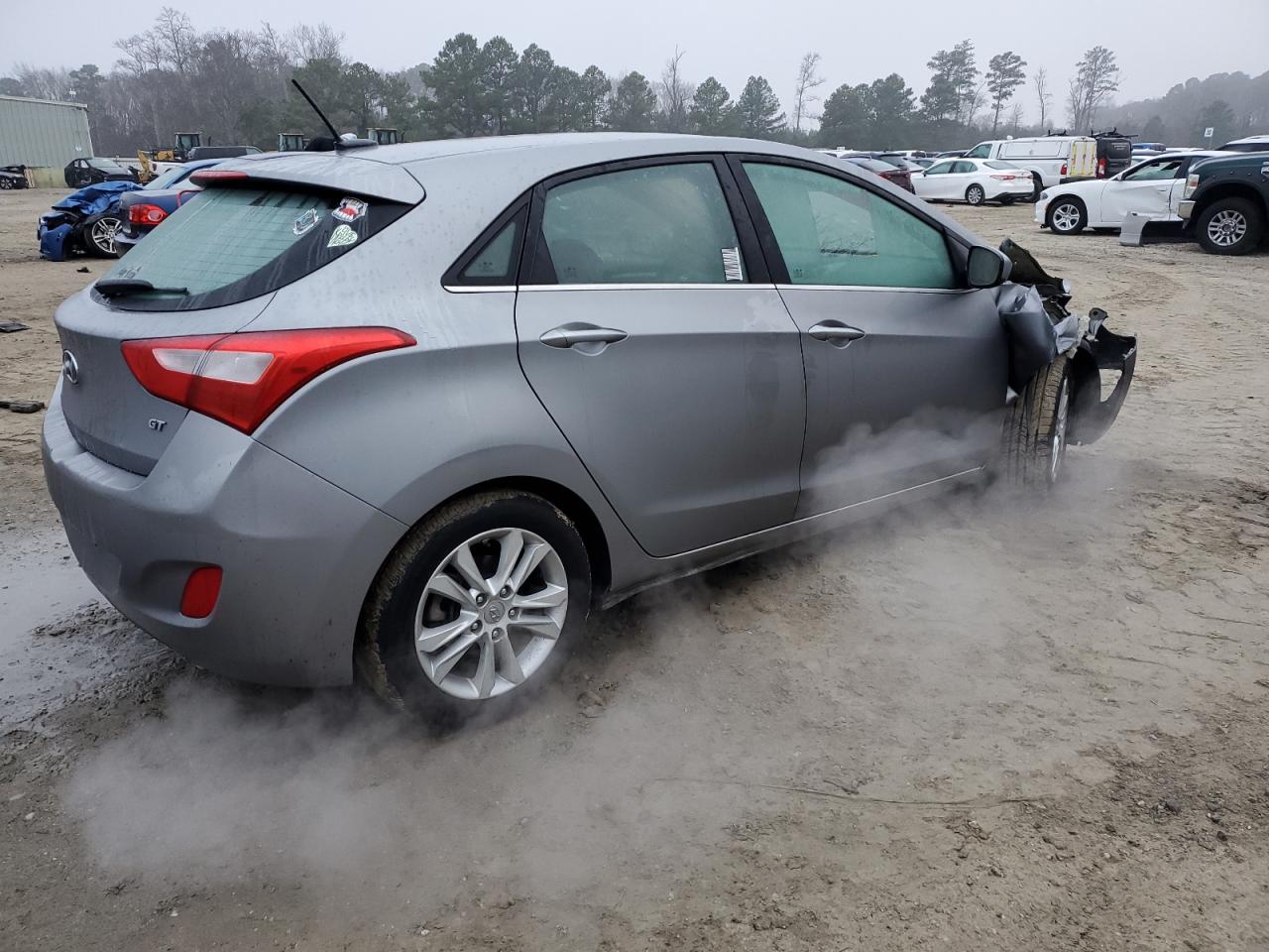 2015 Hyundai Elantra - Image 3