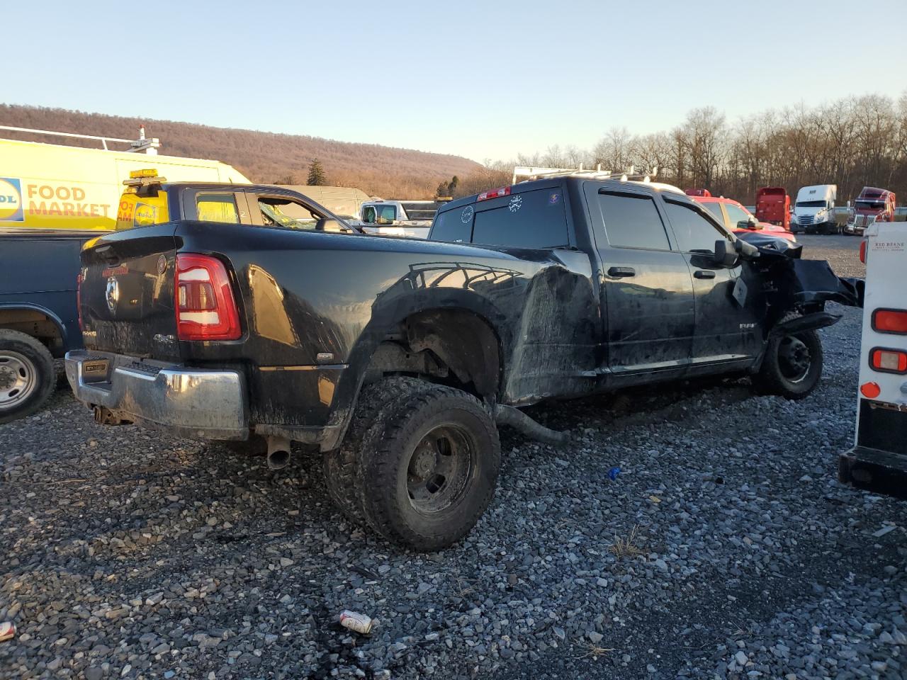 2022 RAM 3500 - Image 3