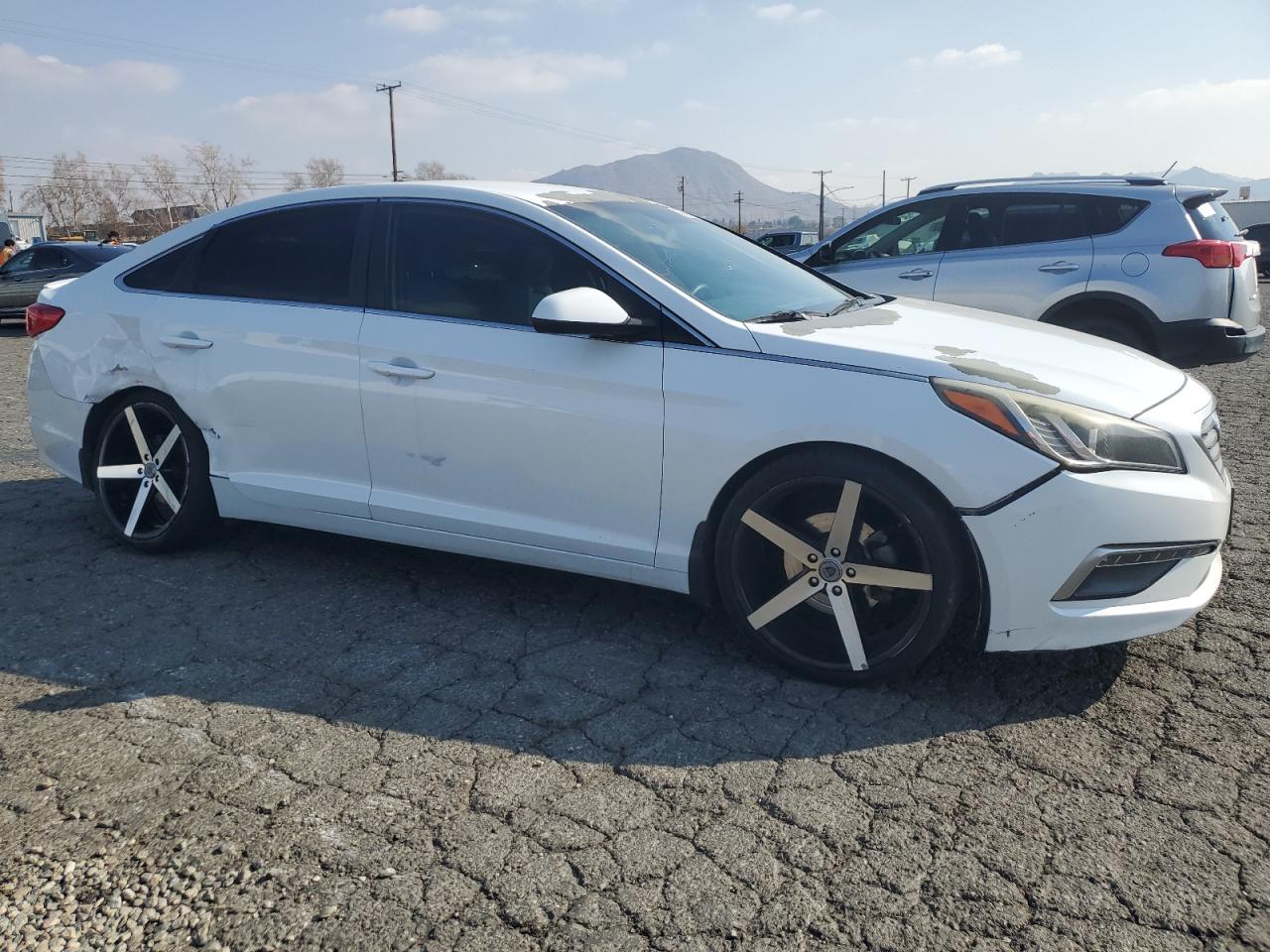 2015 Hyundai Sonata - Image 4