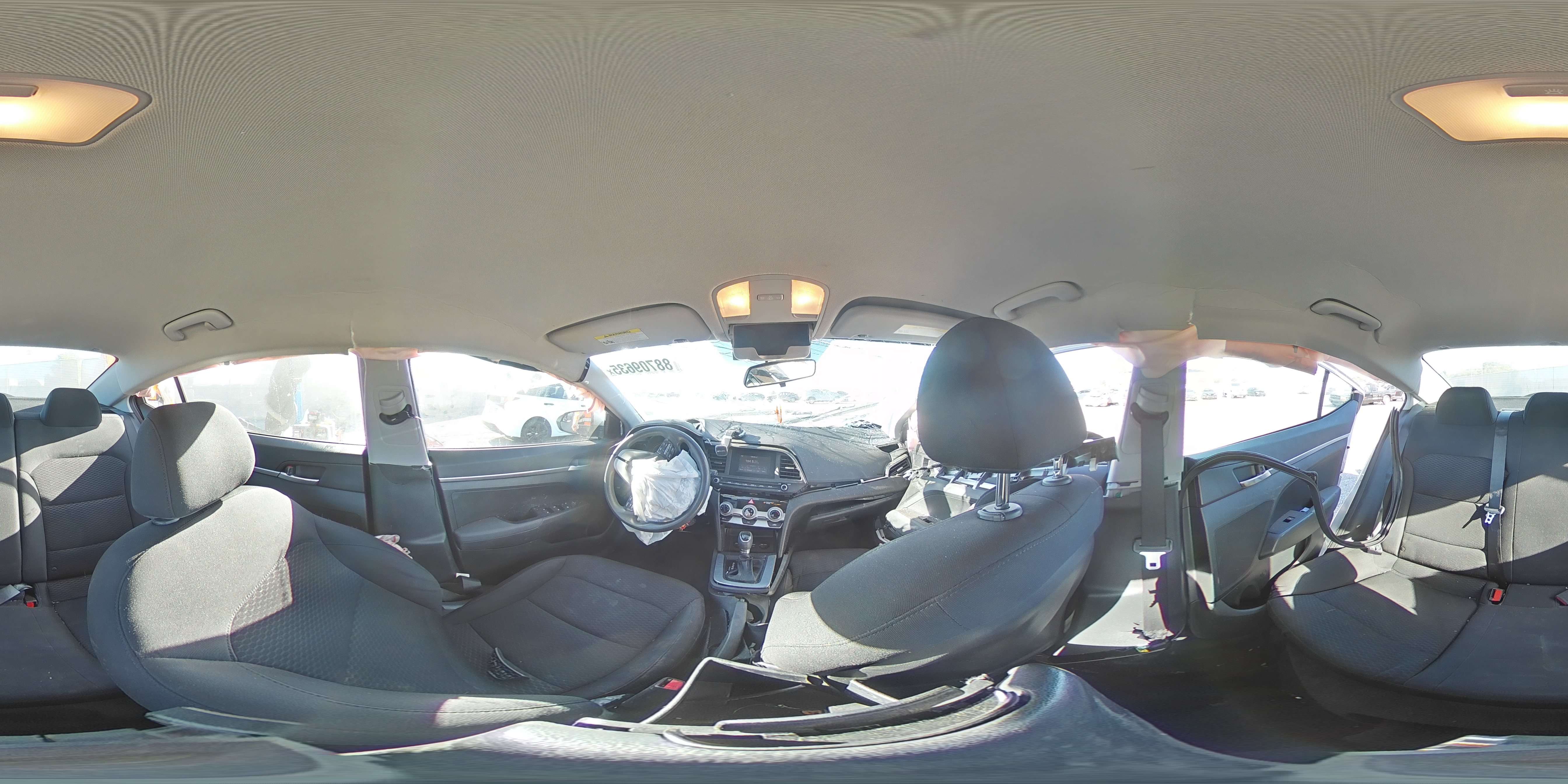 2019 Hyundai Elantra - Image 12