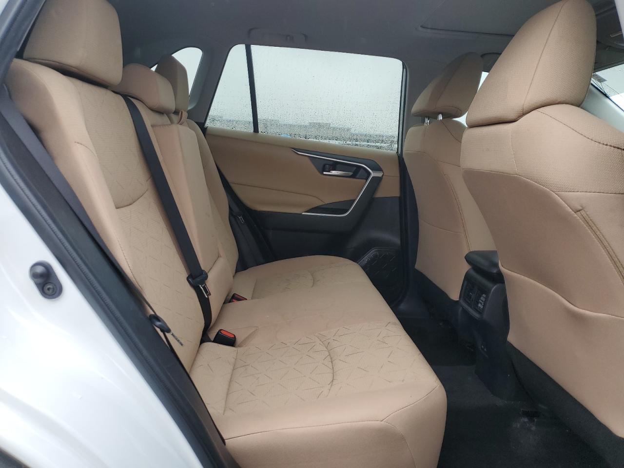 2023 Toyota RAV 4 - Image 11
