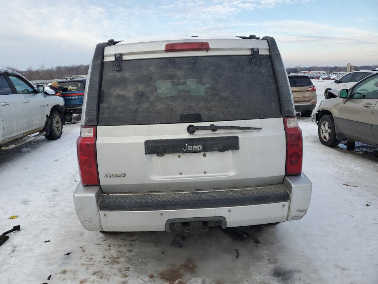 2010 Jeep Commander - Image 6